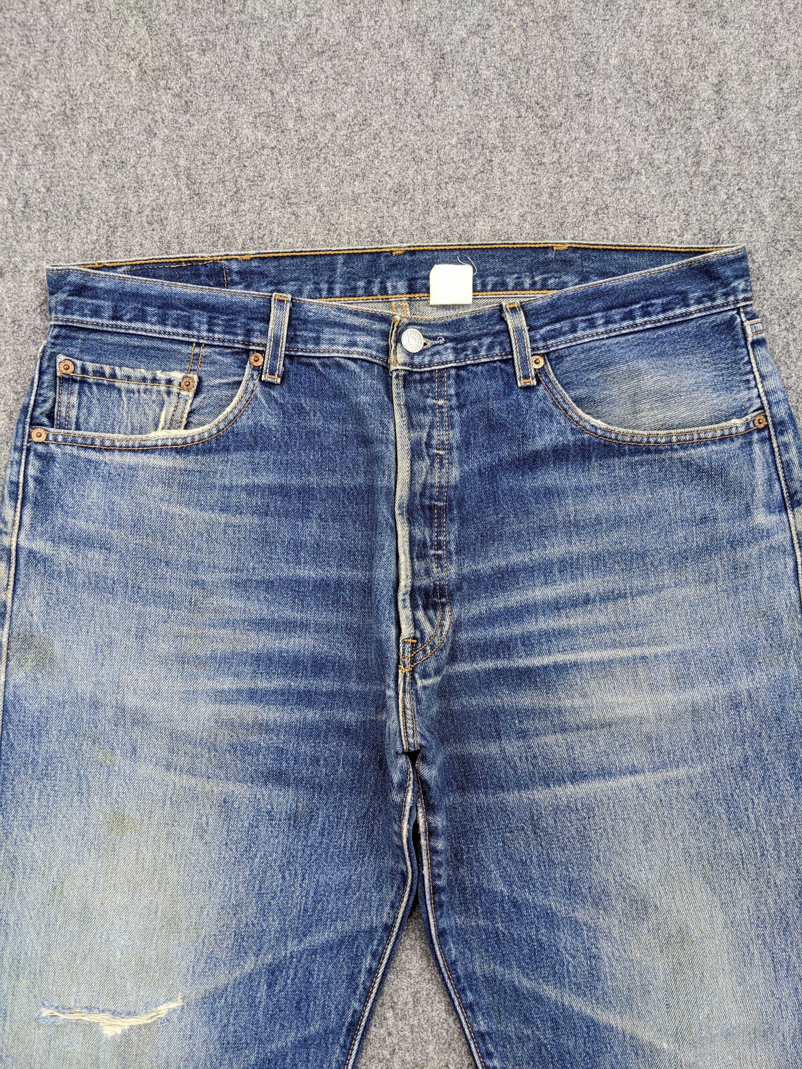 Levi's × Vintage Faded Blue Vintage 90s Levis 501 Jeans Size US 37 - 2 Thumbnail