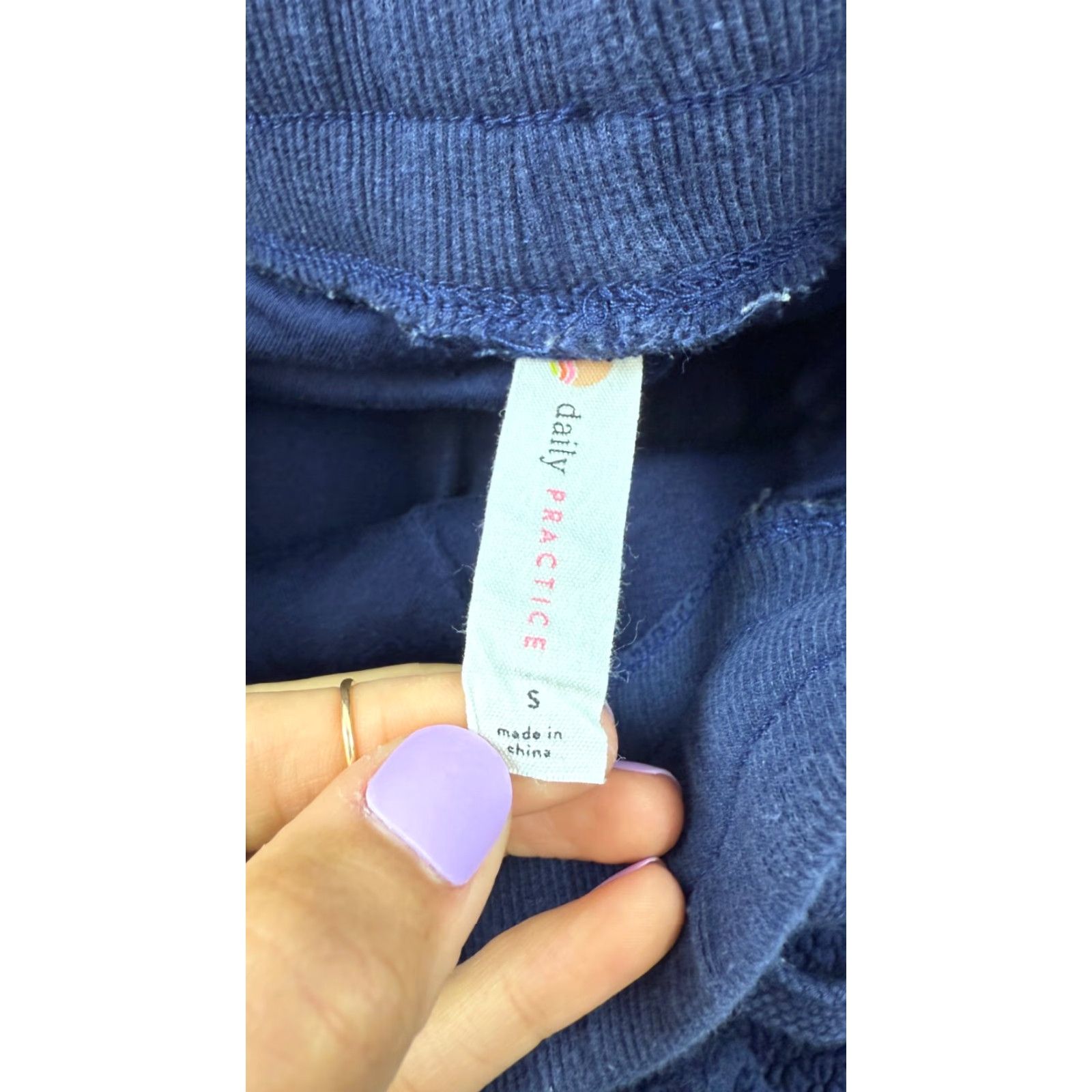 Vintage DAILY PRACTICE Sweatpants Womens Small Blue Fleece Lounge Activewear Tapered Pockets Embroidered Moon Size 28" / US 6 / IT 42 - 5 Thumbnail