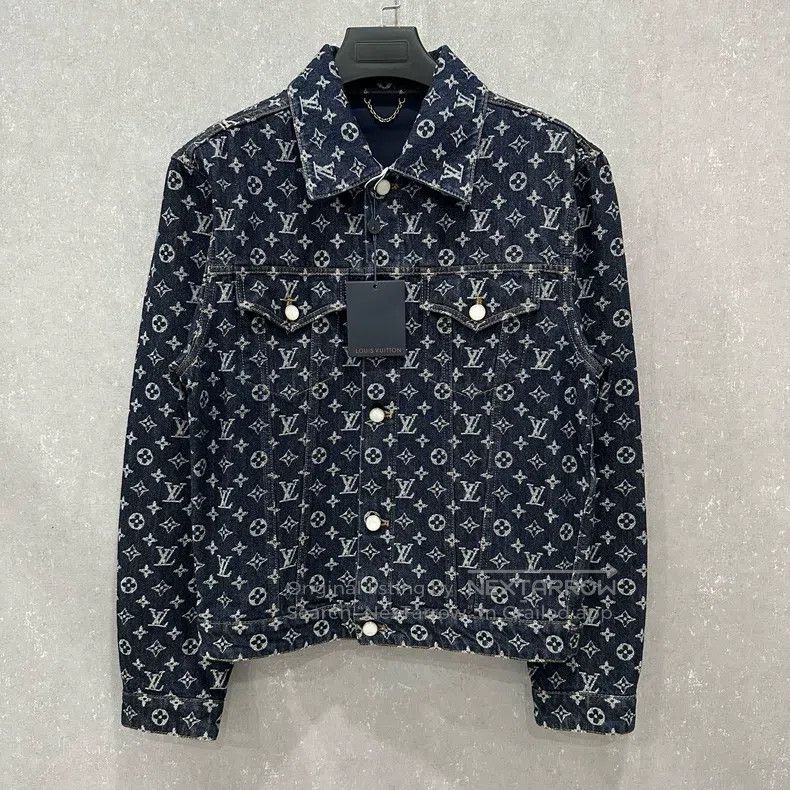 Other Louis Vuitton Full logo pearl button denim jacket Size US S / EU 44-46 / 1 - 1 Thumbnail