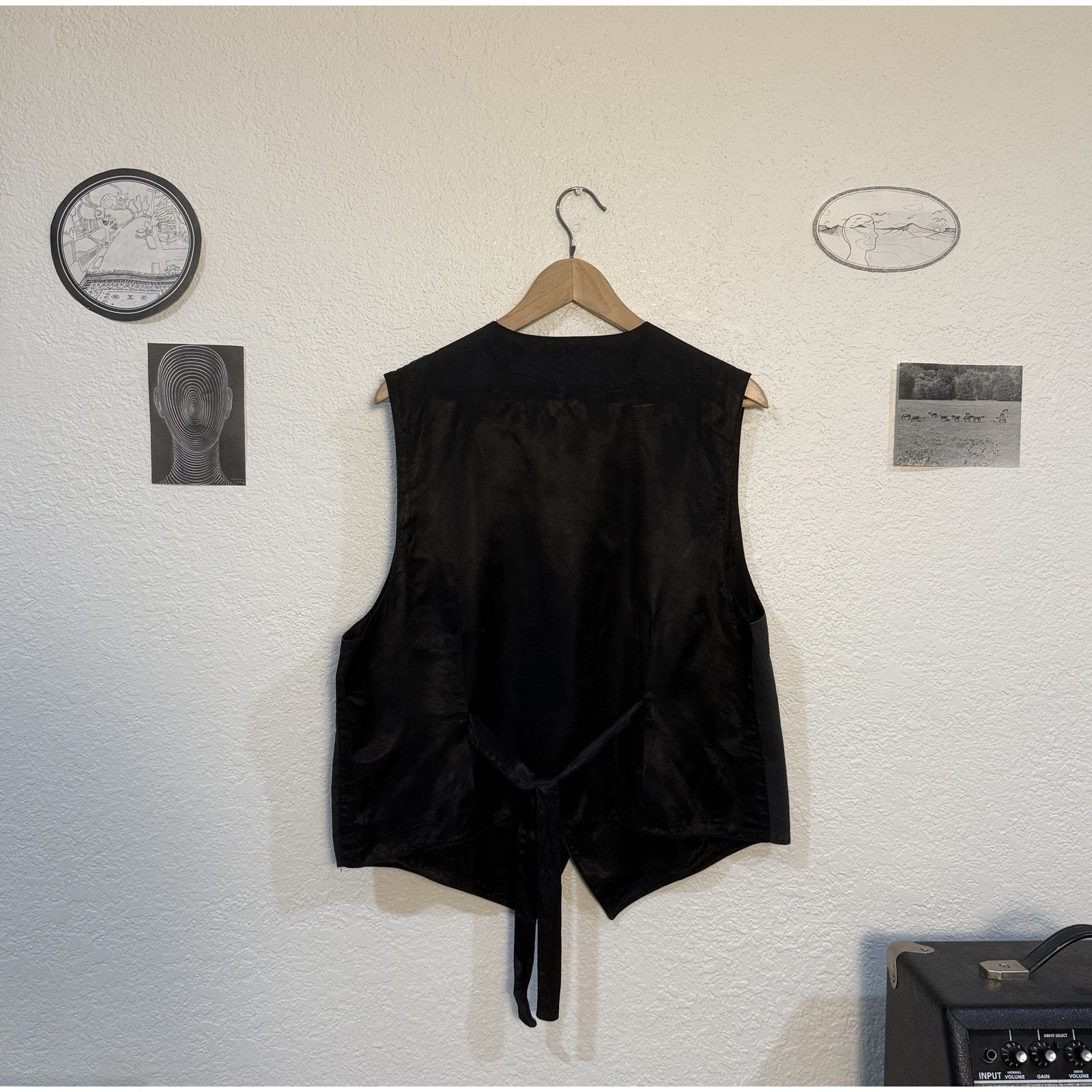 Handmade Women's Black Embroidered Cat Vest with Back Belt 23W Size M / US 6-8 / IT 42-44 - 2 Thumbnail
