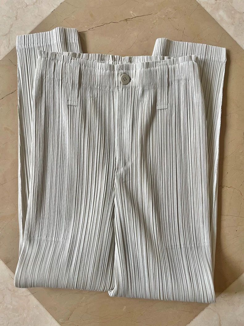 Issey Miyake Issey Miyake size:2 White straight-leg pants Size 42" / US 20 - 1 Thumbnail