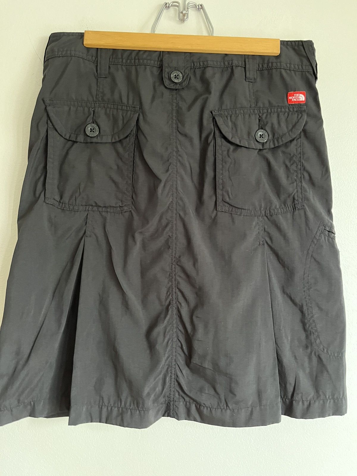 The North Face The North Face nylon cargo skirt Size 28" / US 6 / IT 42 - 3 Thumbnail