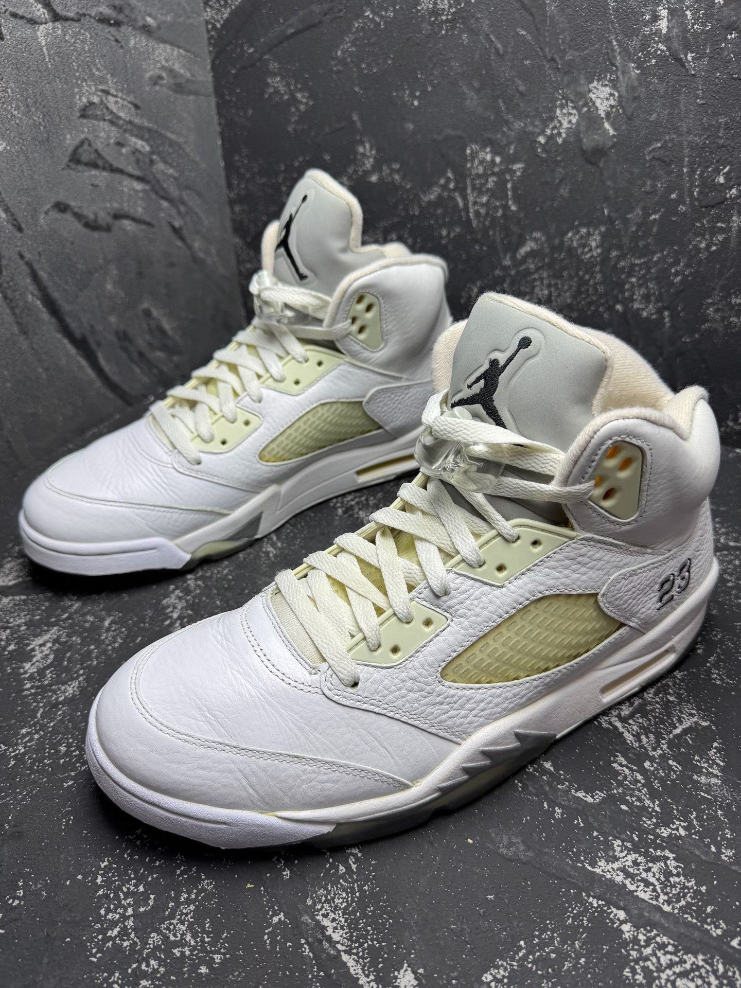 Nike Nike White Lowtop Sneakers 11.5 Men Size US 11.5 / EU 44-45 - 1 Thumbnail
