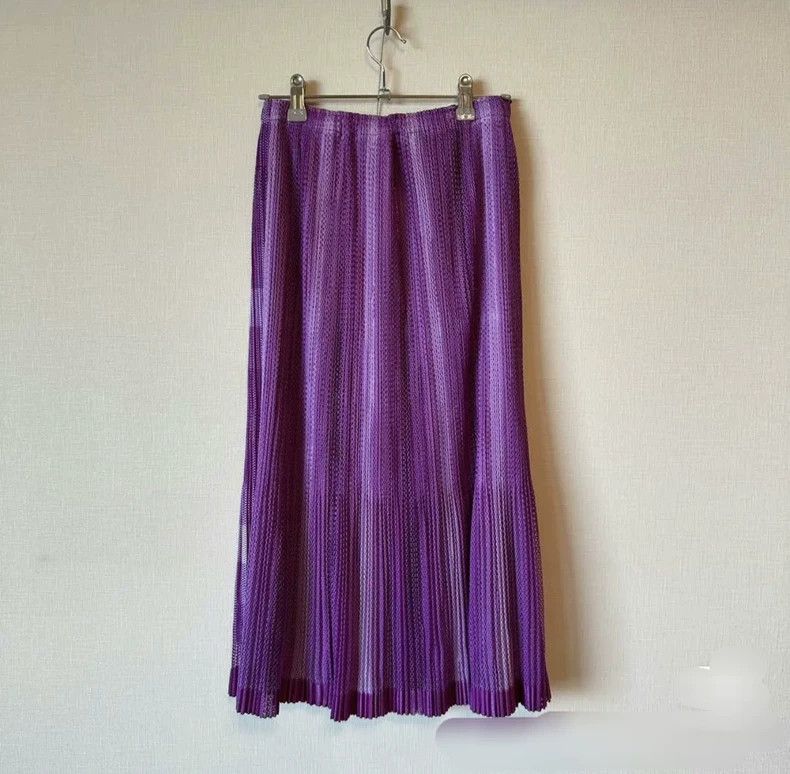 Issey Miyake Issey Miyake size:1 Purple pleated skirt Size 22" - 2 Thumbnail