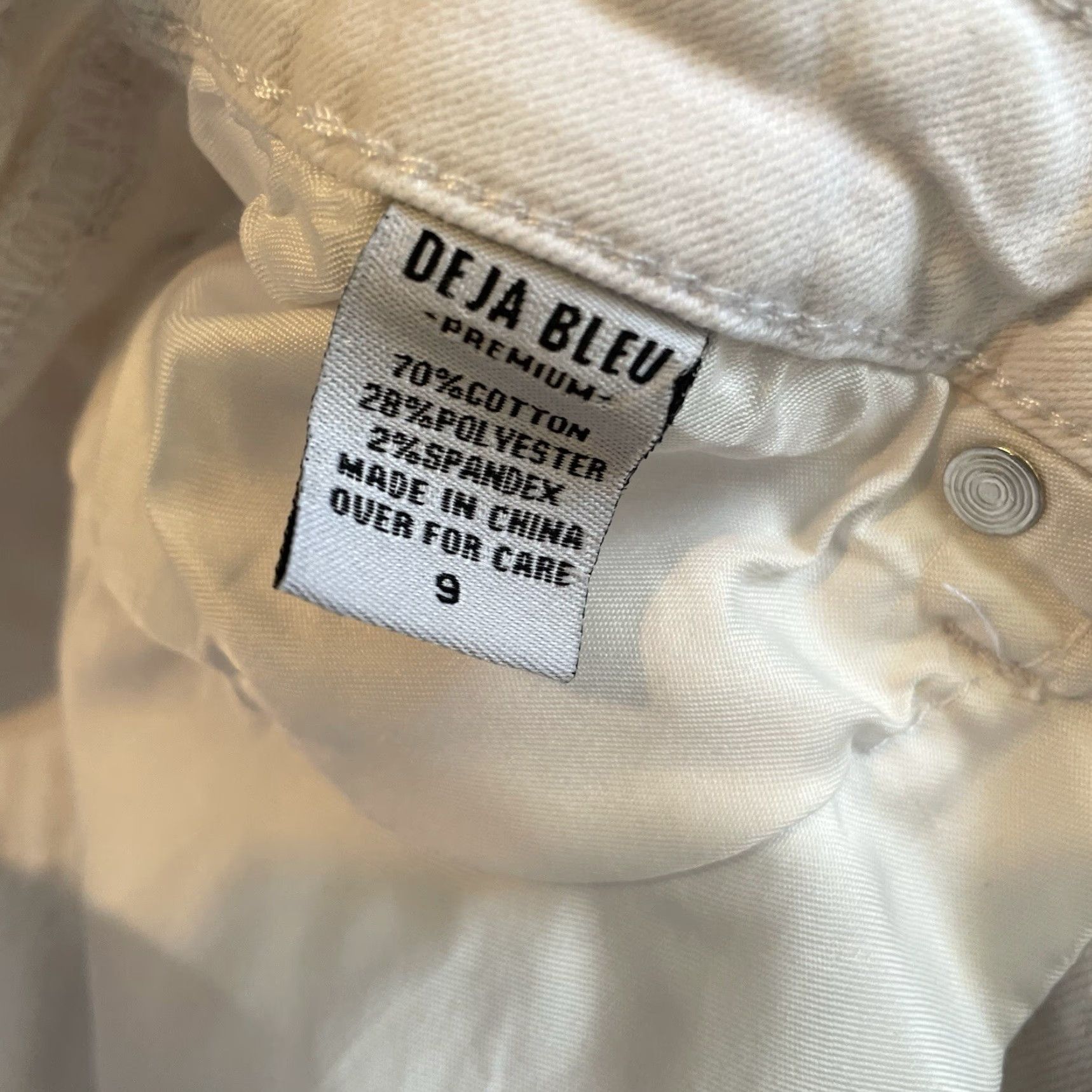 Vintage VINTAGE Deja Bleu Women's White Distressed Jean Cut-Off Shorts Size 9 Size 30" / US 8 / IT 44 - 3 Thumbnail