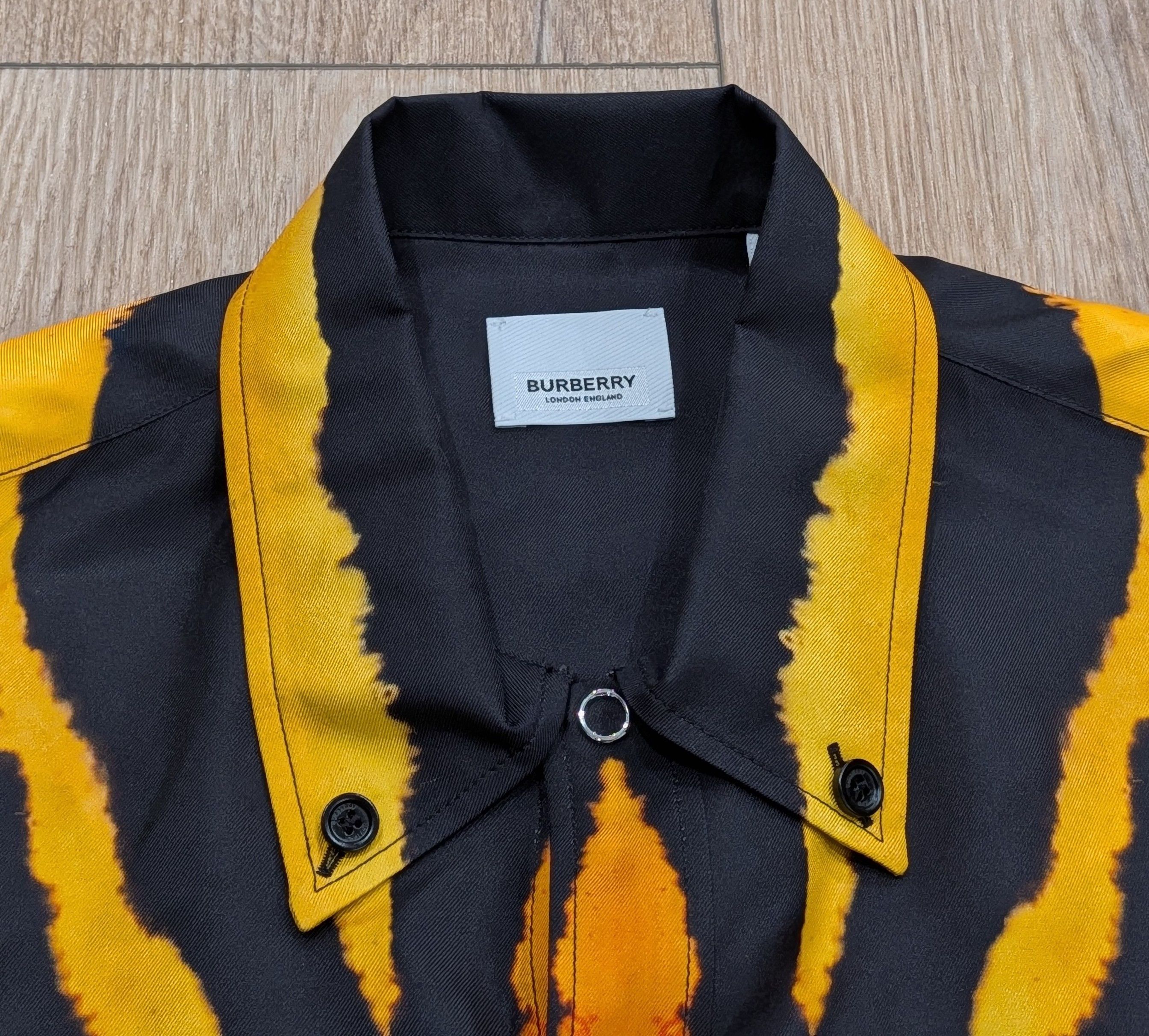 Burberry BURBERRY Tiger Print Silk Button Up Shirt Orange Small Size US S / EU 44-46 / 1 - 2 Thumbnail