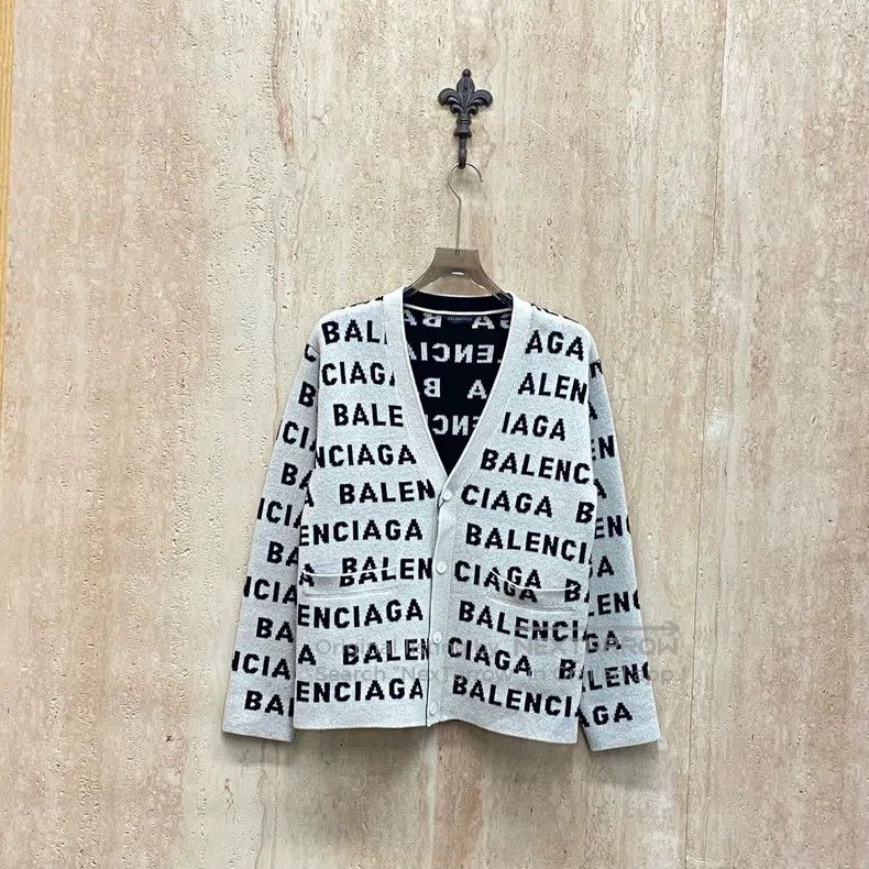 Balenciaga Balenciaga Pop-up white barrage letter logo wool knit card Size US S / EU 44-46 / 1 - 1 Thumbnail