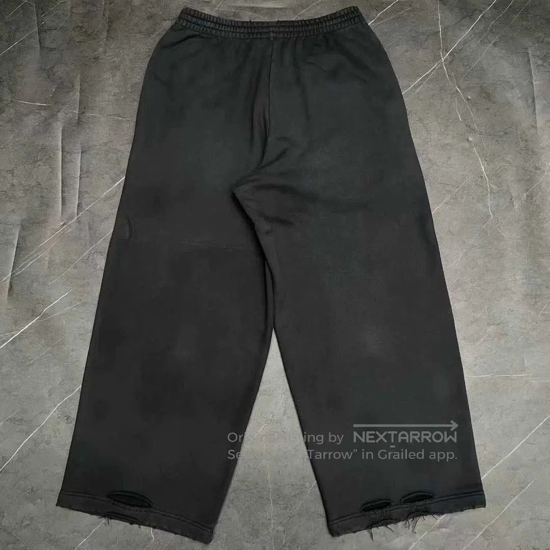 Balenciaga balenciaga 24fw baggy planet logo pants. Size US 26 / EU 42 - 2 Thumbnail
