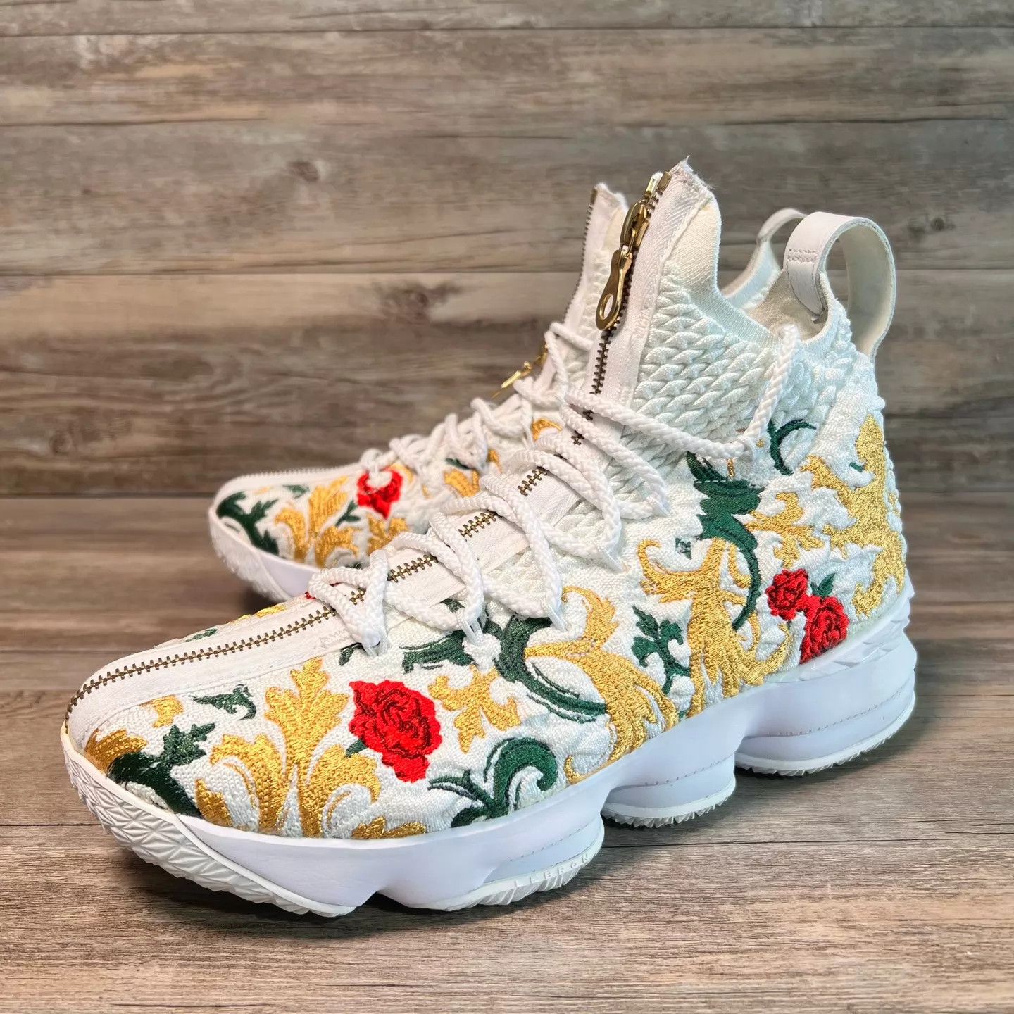 Nike Nike LeBron15 x Kith White Flor Embro AJ3936-100 43 Size US 10 / EU 43 - 1 Thumbnail