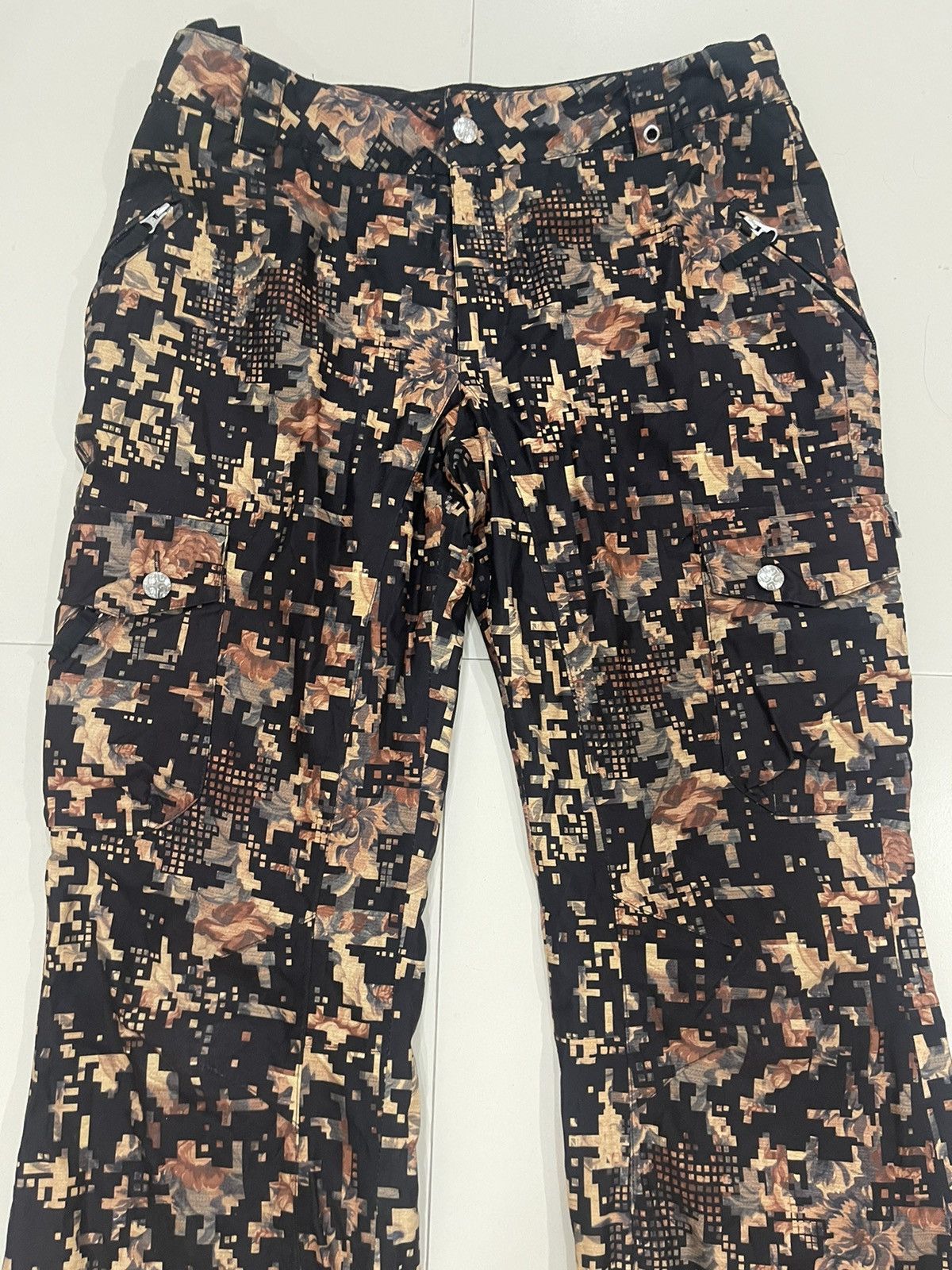 Burton × Vintage SKIWEAR DIGITAL CAMOUFLAGE BURTON PANTS Size US 33 - 3 Thumbnail
