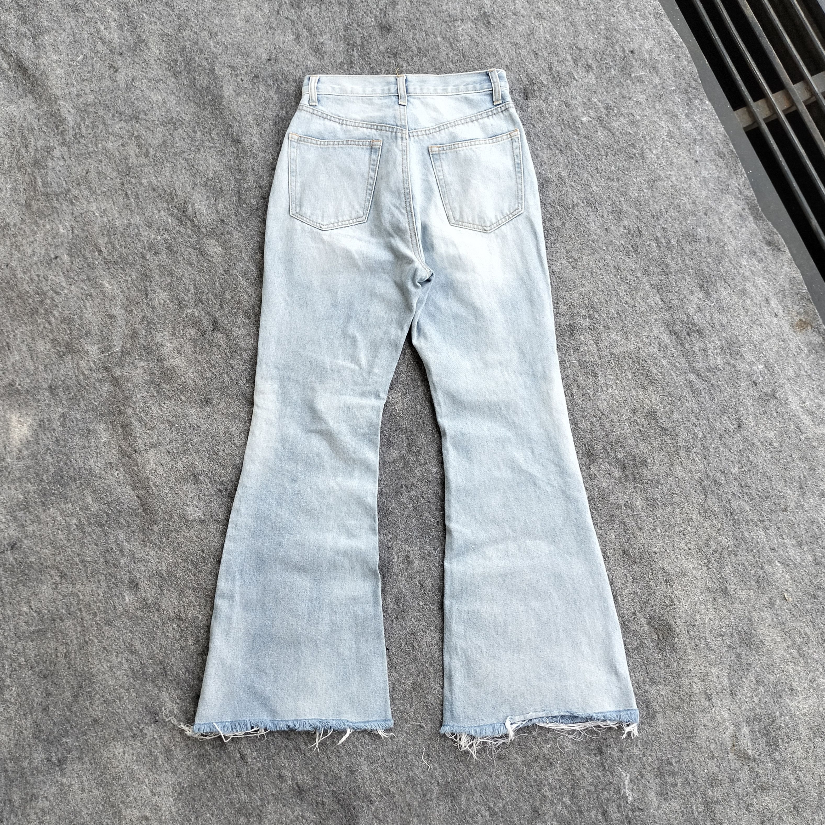 If Six Was Nine Y2k 6 skull patch work flare jeans Size 25" / US 0 / IT 36 - 2 Thumbnail