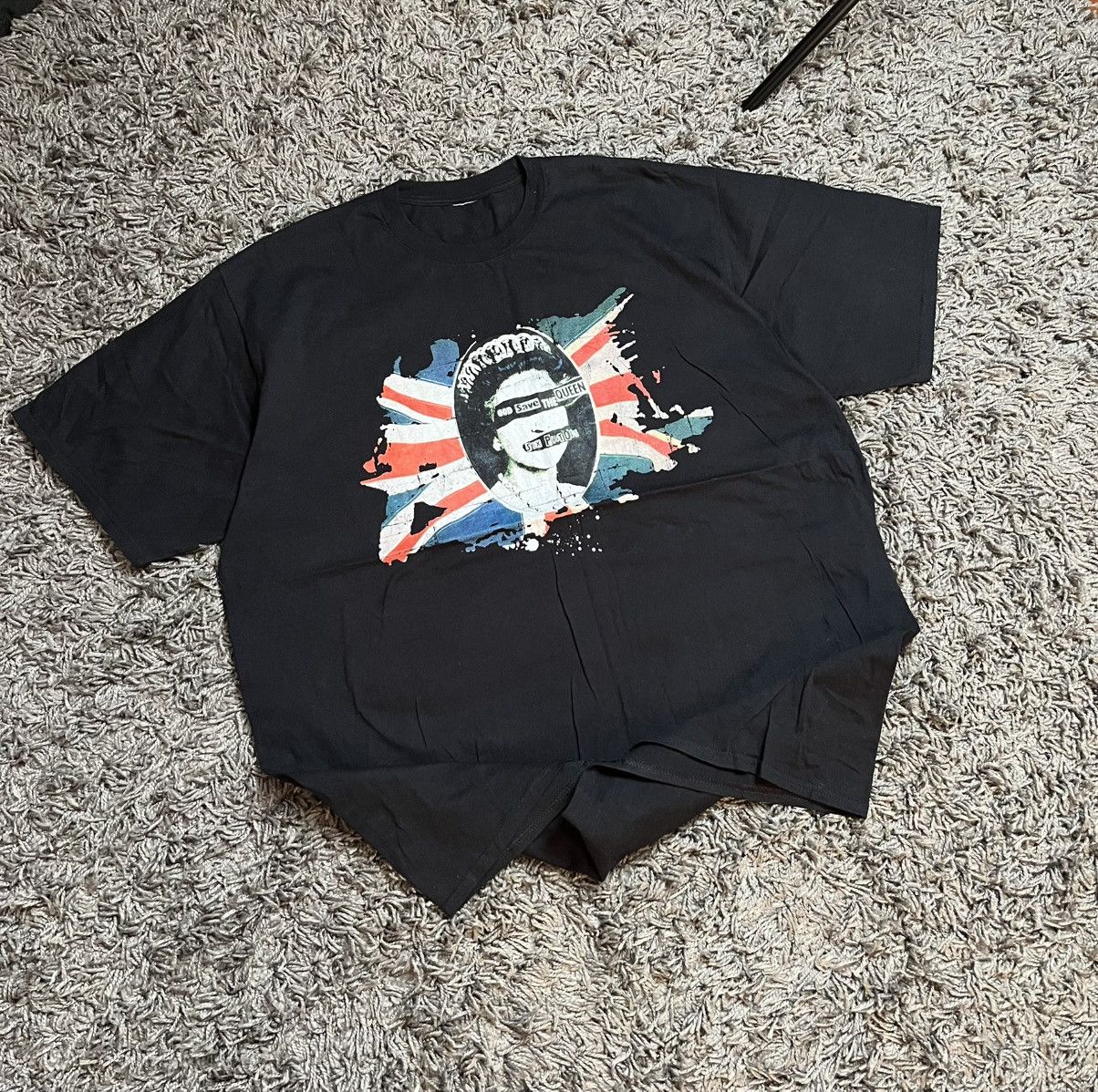 Band Tees Sex Pistols "God Save The Queen" Union Jack Graphic T-Shirt Size US XL / EU 56 / 4 - 1 Thumbnail