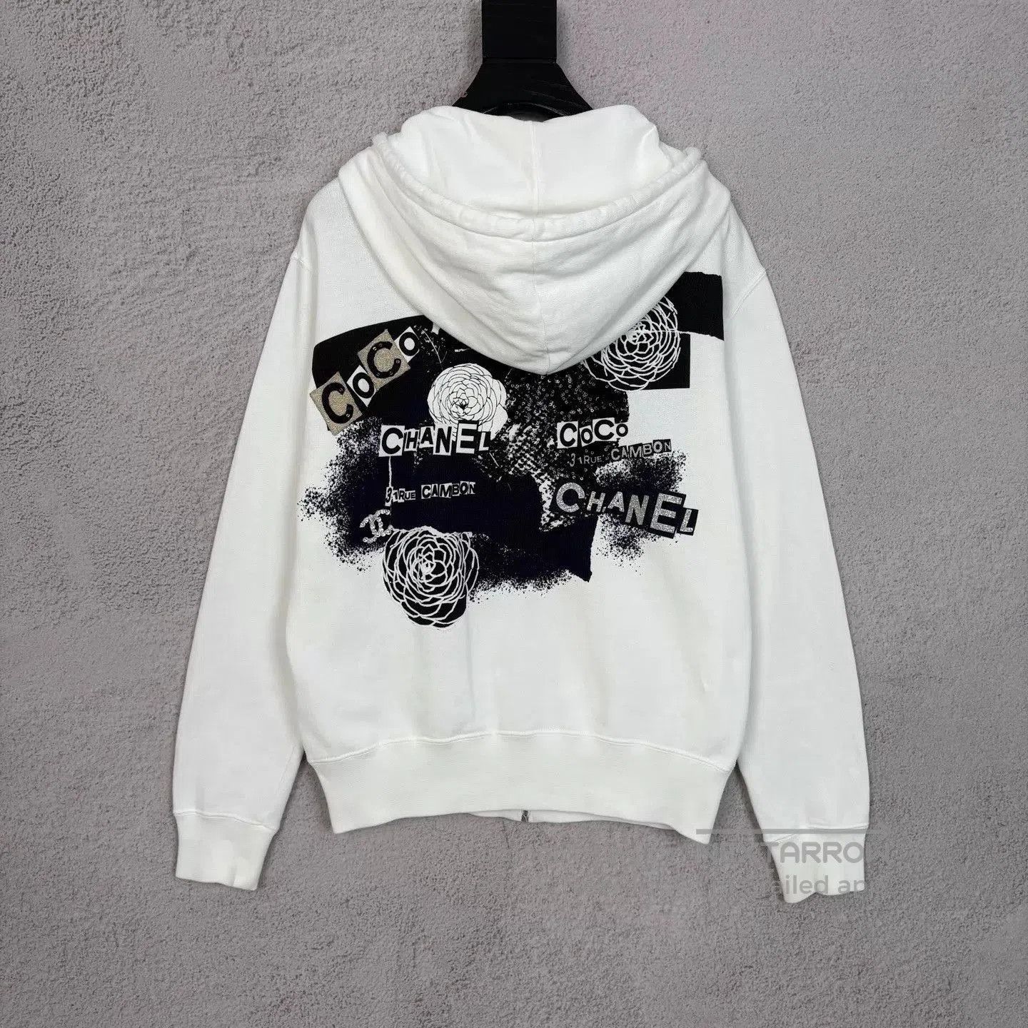 Chanel White Zip. Size US S / EU 44-46 / 1 - 2 Thumbnail
