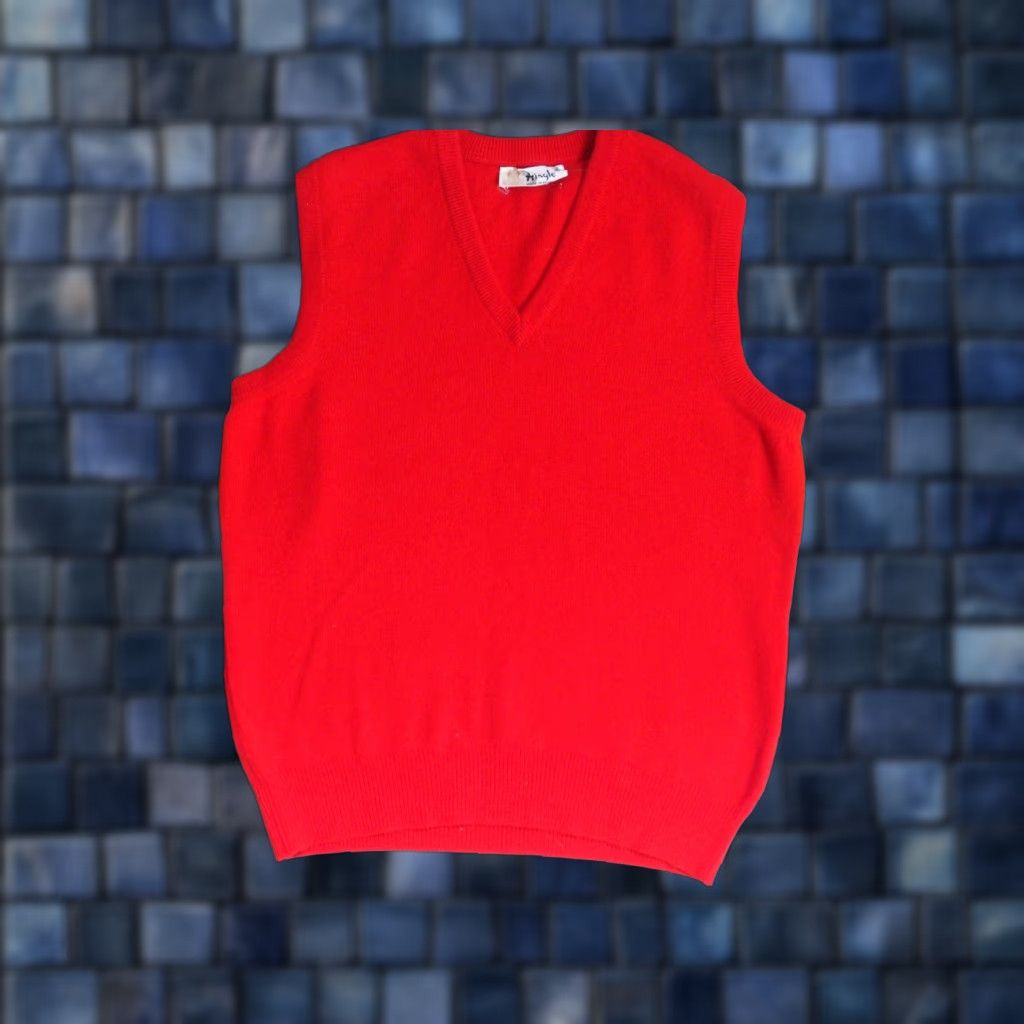 Vintage VTG Pringle Scotland Red Wool Vest Sweater Vest Mens L V-Neck 60s 70s Ivy Preppy Knit Embroidered Cap "Classic" Suit Casual Size US L / EU 52-54 / 3 - 1 Thumbnail