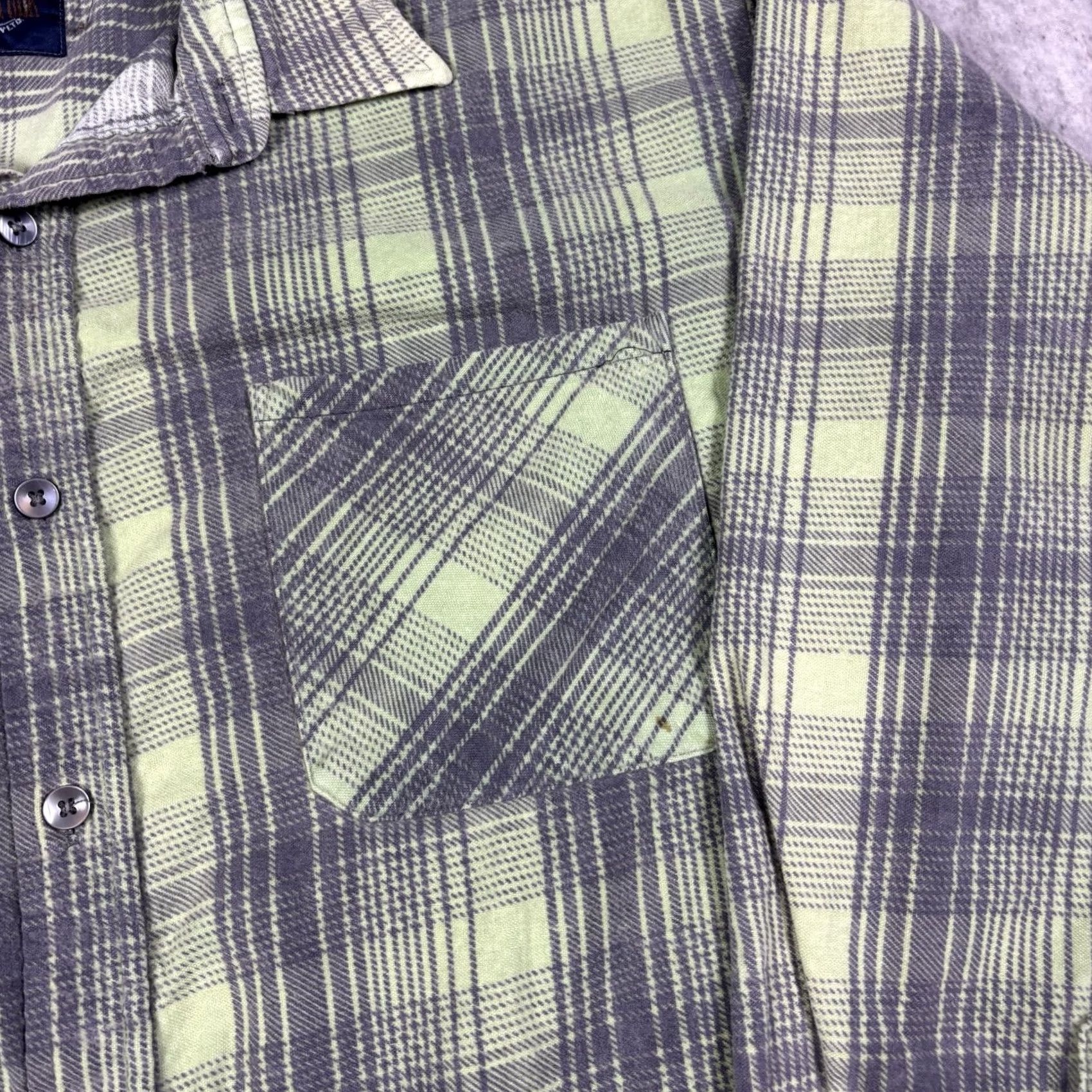 Vintage VINTAGE 90s Green Plaid Flannel Shirt Mens L Button Down Outdoors Hunting Size US L / EU 52-54 / 3 - 4 Thumbnail