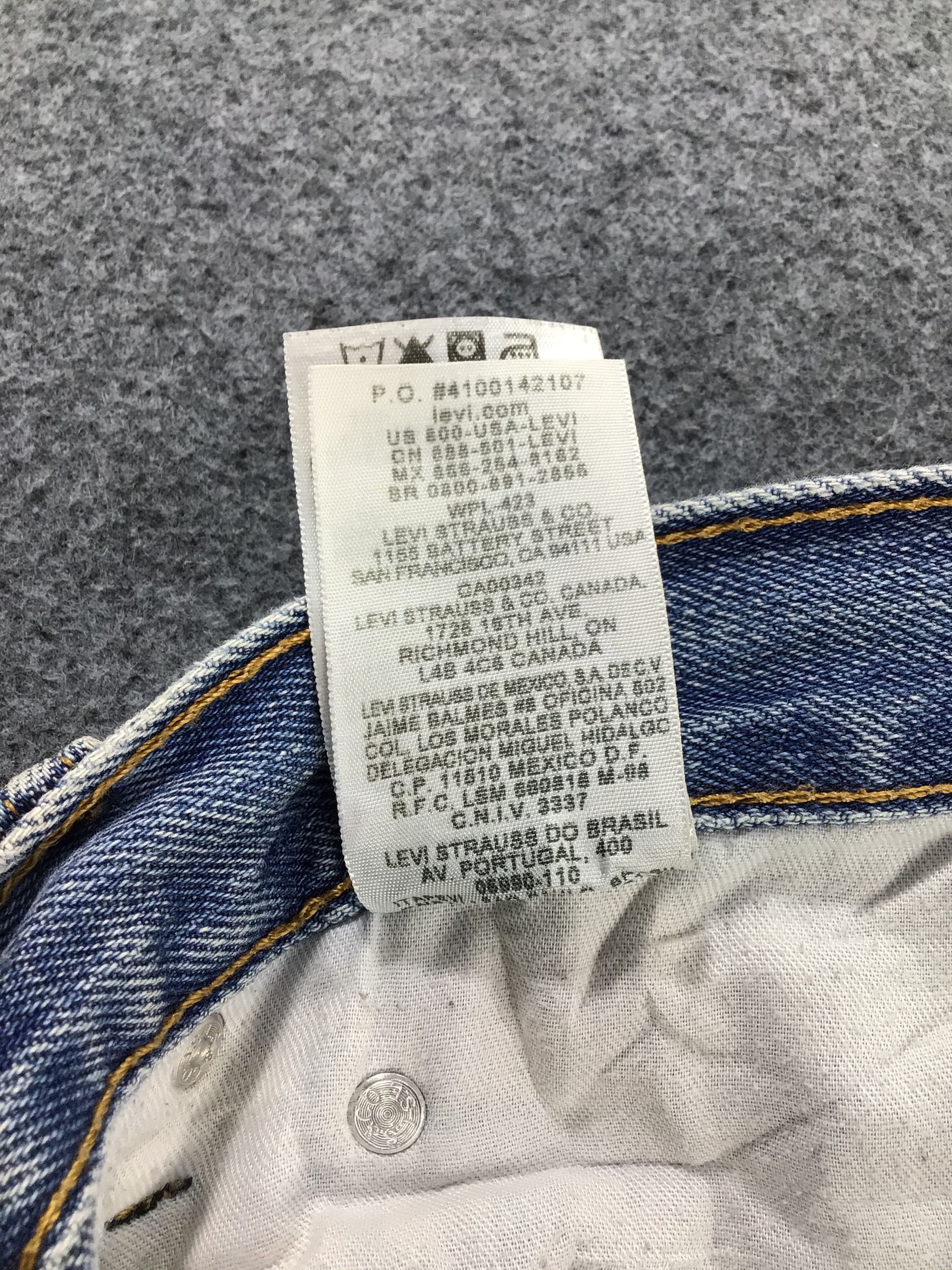 Levi's Vintage Levis 505 Jeans Medium Wash Denim KJ204 Size US 39 - 12 Thumbnail