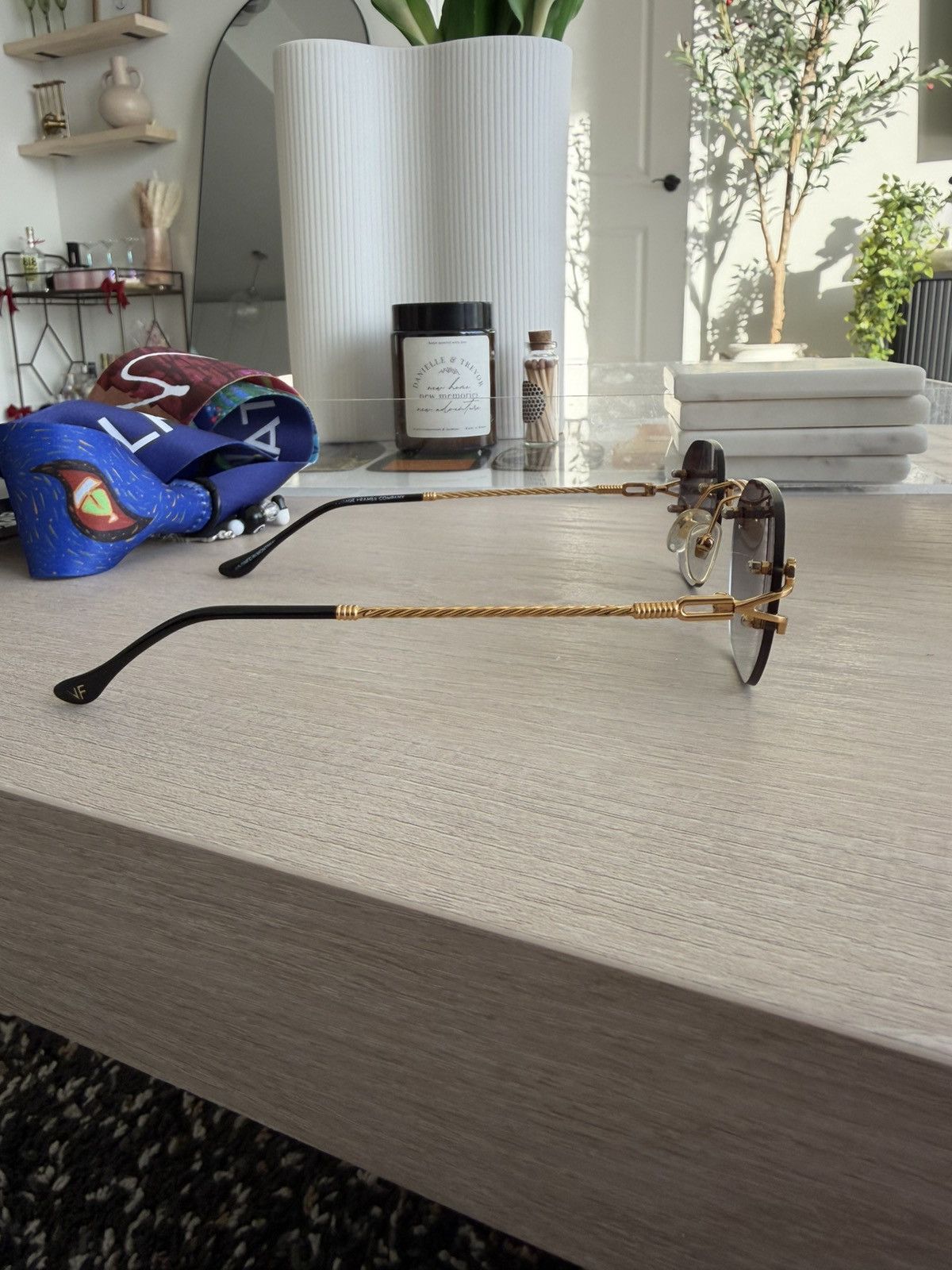 Vintage Frames Company Vintage Frames V-Decor Drill Mount 24KT Gold Size ONE SIZE - 4 Thumbnail