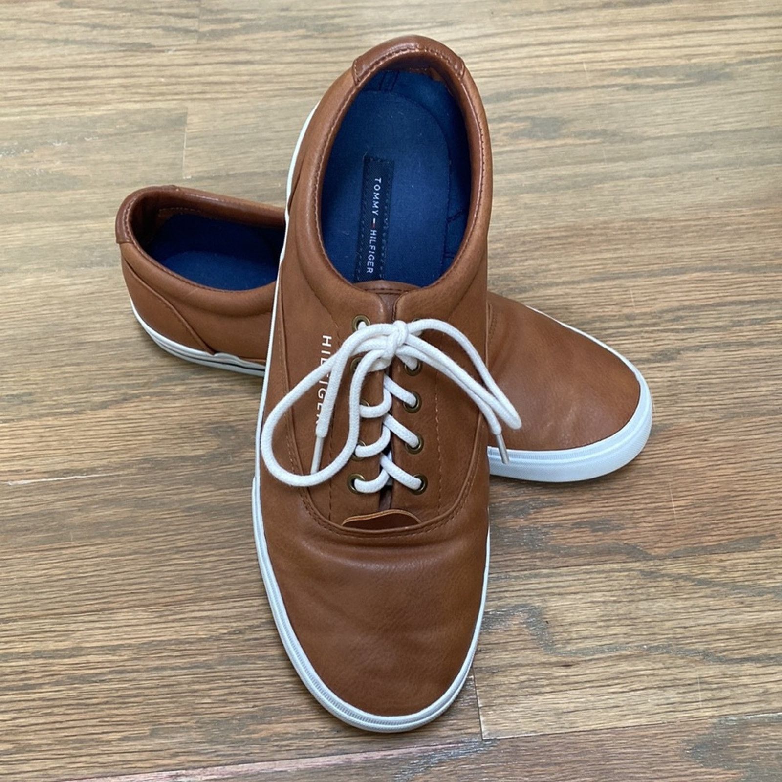 Tommy Hilfiger Tommy Hilfiger Tan Sneaker Size 9.5 Size US 9.5 / EU 42-43 - 1 Thumbnail