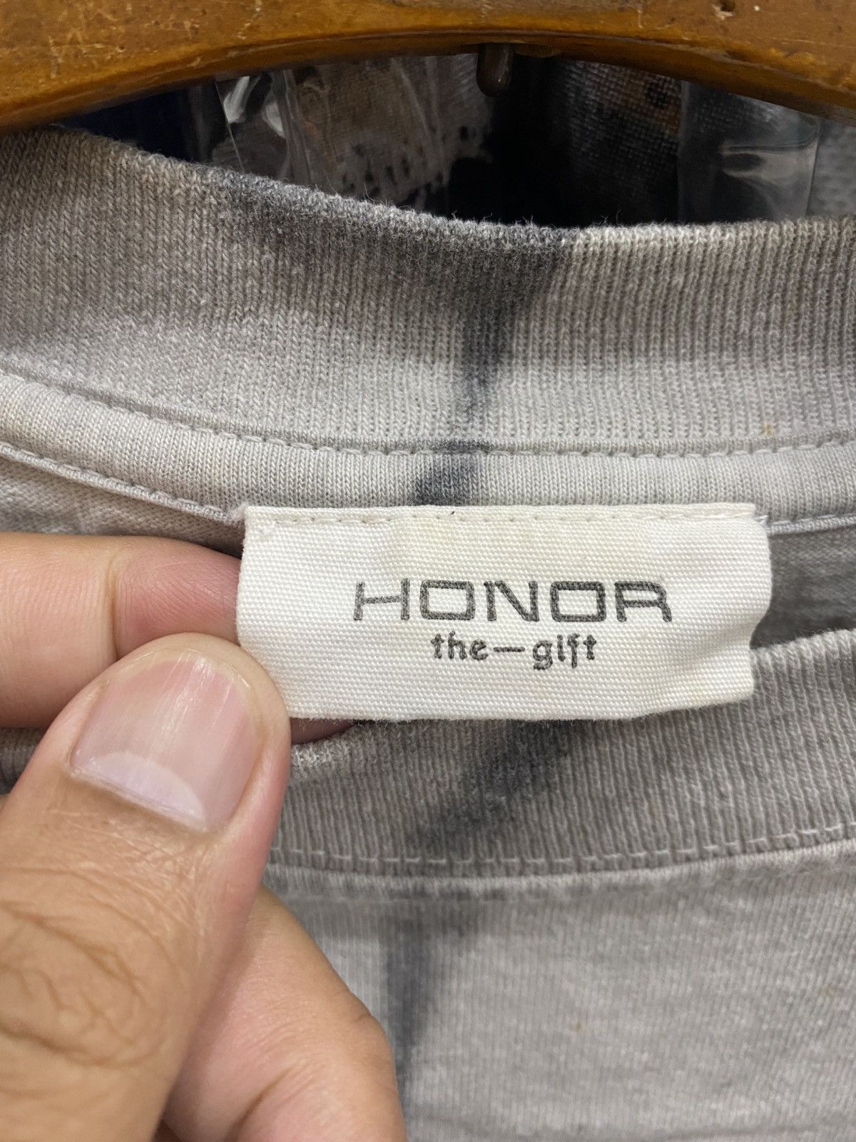 Japanese Brand HONOR THE GIFT TSHIRT Size US L / EU 52-54 / 3 - 11 Thumbnail