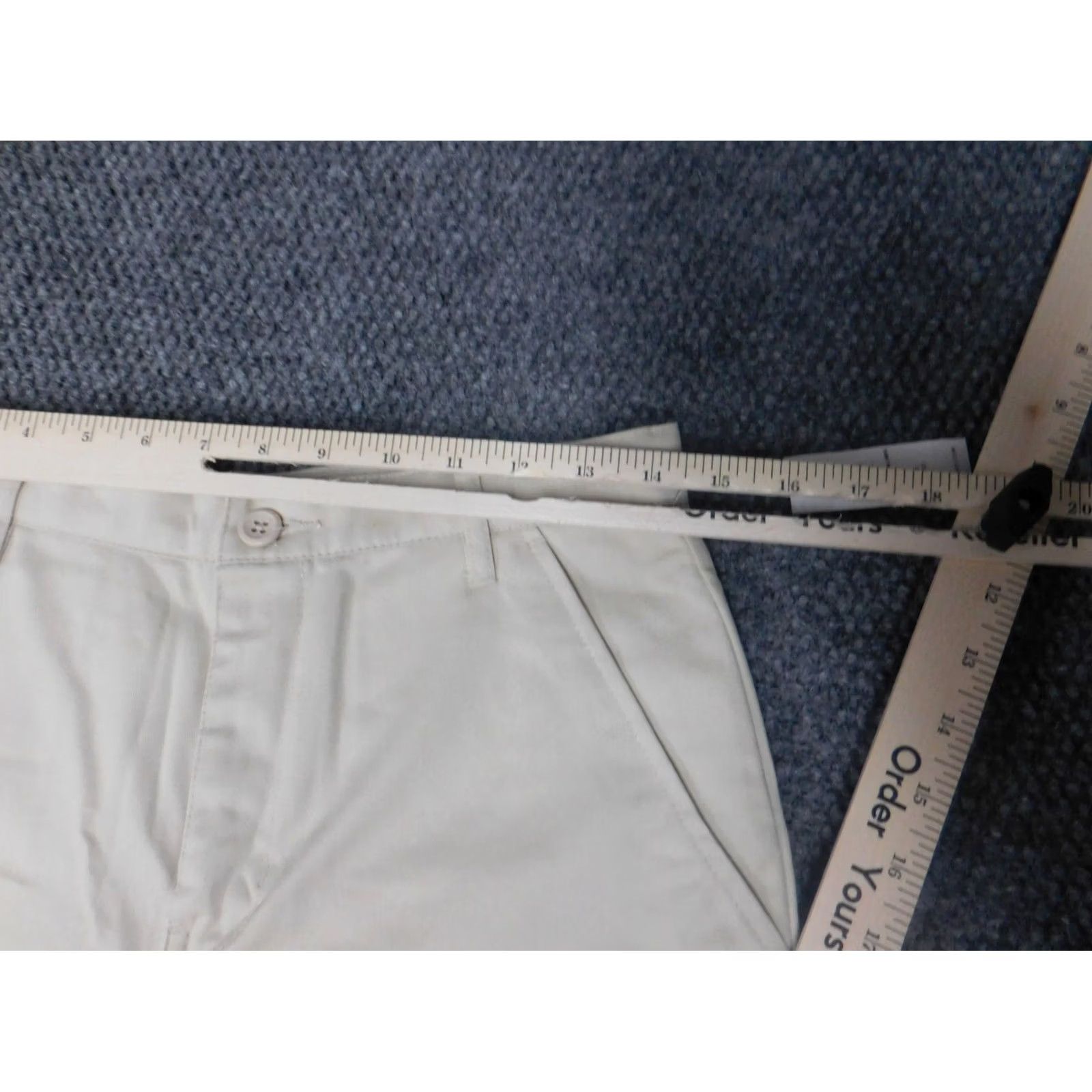 Old Navy Old Navy Shorts 16 Beige Chino Everyday Short Juniors Women's Classic Casual Knit Cotton Blend Zipper Front Mid Rise Flat Front Summer Walking NWT Size 28" / US 6 / IT 42 - 4 Thumbnail