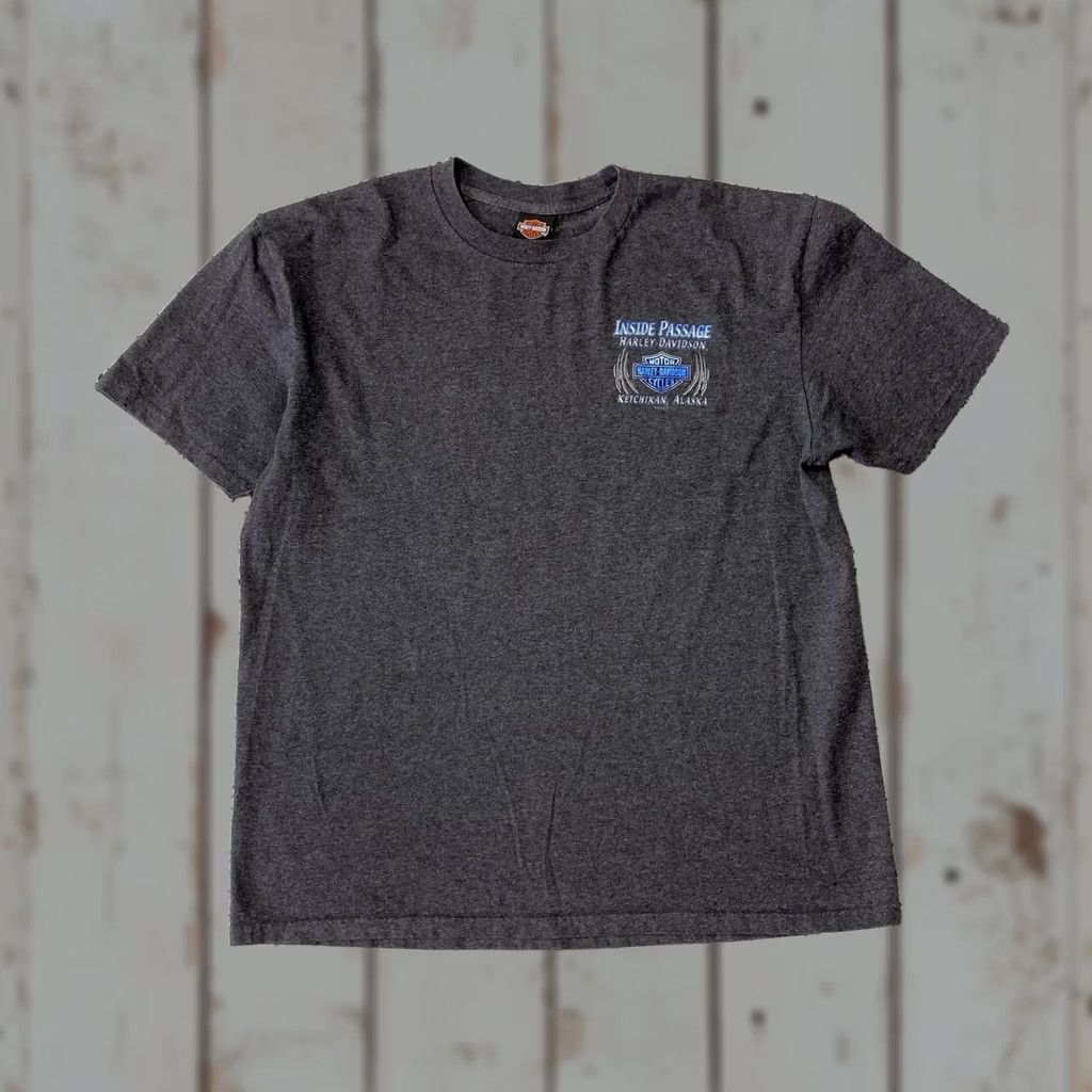 Harley Davidson Harley-Davidson Motorcycles T-Shirt Inside Passage Ketchikan Alaska Gray 2XL Crew Neck Short Sleeve Logo Plain Cotton Men Vintage No Size US XXL / EU 58 / 5 - 1 Thumbnail