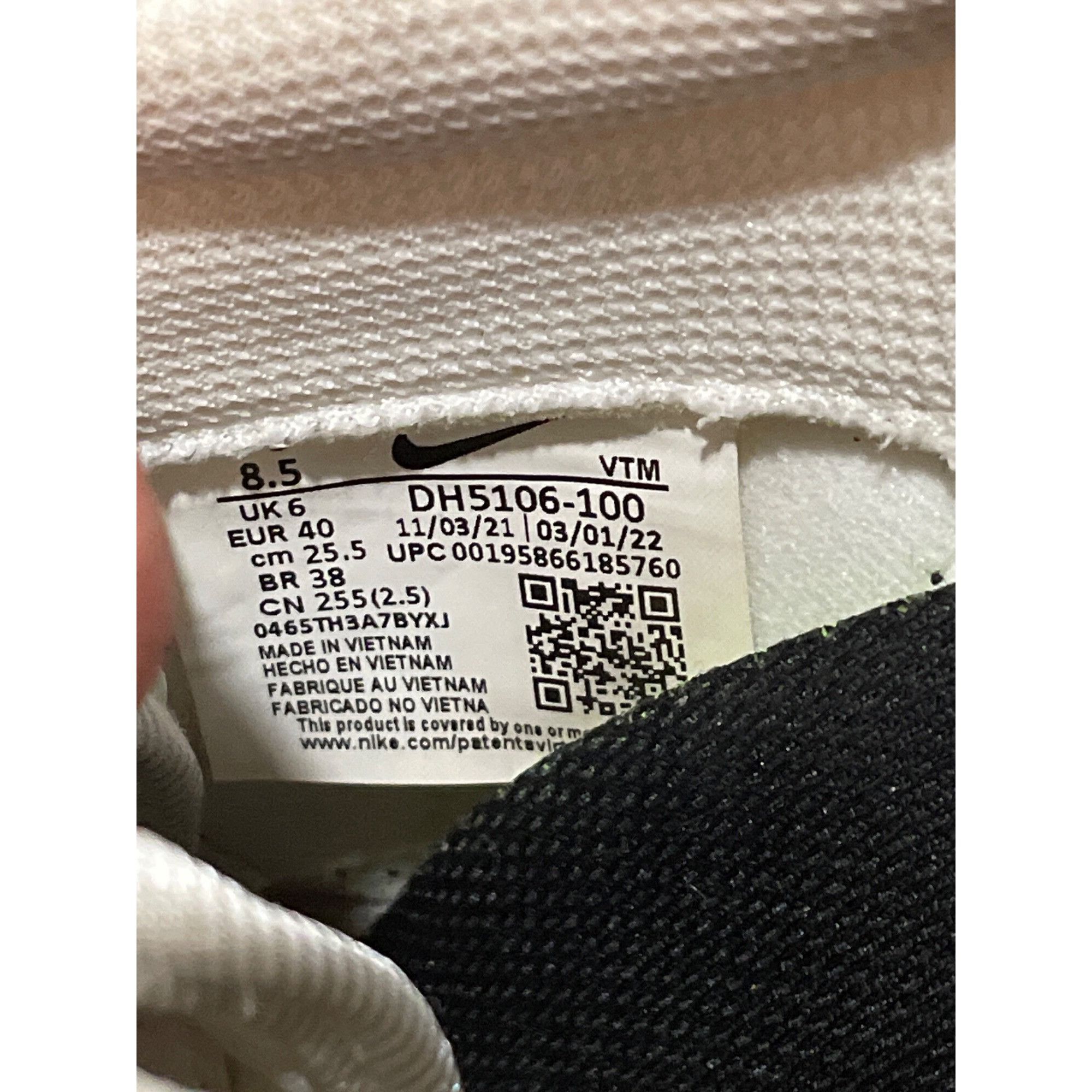 Nike Nike Air Max Preday LX wms white black low running sneakers Size US 8.5 / IT 38.5 - 6 Thumbnail