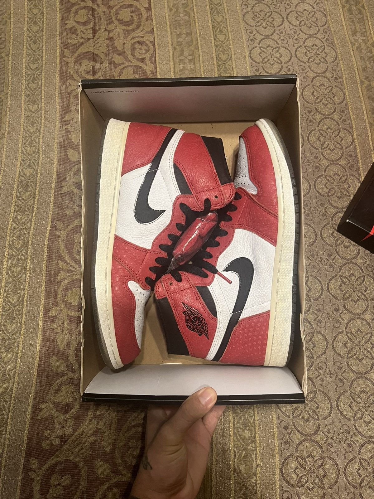 Nike Jordan 1 Retro High Spider man Origin Story Size US 11 / EU 44 - 1 Thumbnail