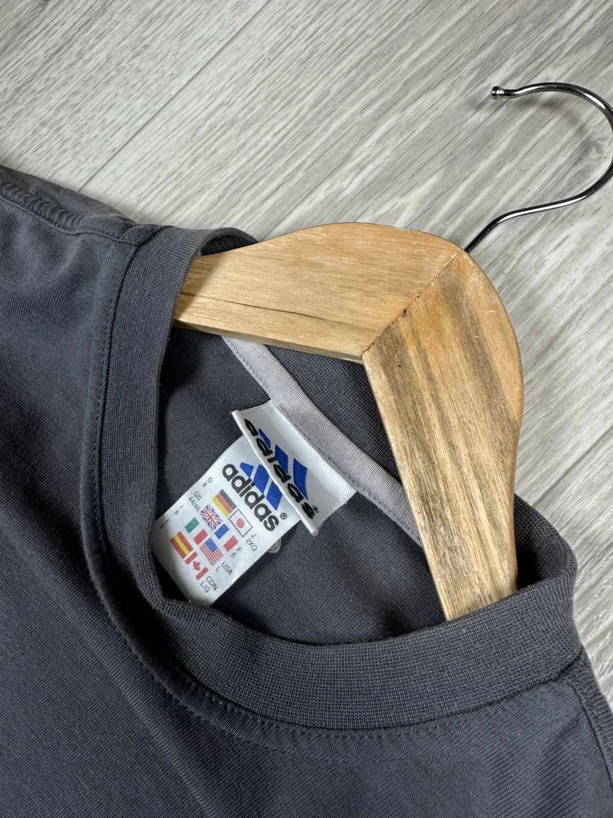 Adidas × Vintage Vintage Adidas 90s Suit T-Shirts and Shorts Y2K Size US L / EU 52-54 / 3 - 7 Thumbnail
