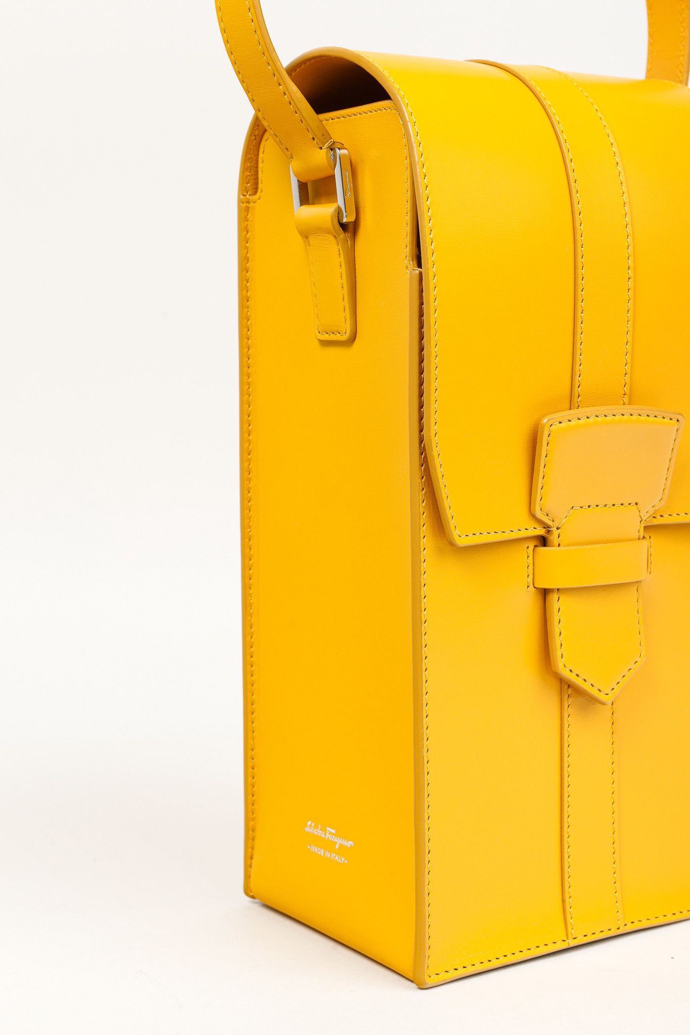 Salvatore Ferragamo Salvatore Ferragamo Leather Long Structured Crossbody Bag Size ONE SIZE - 6 Thumbnail