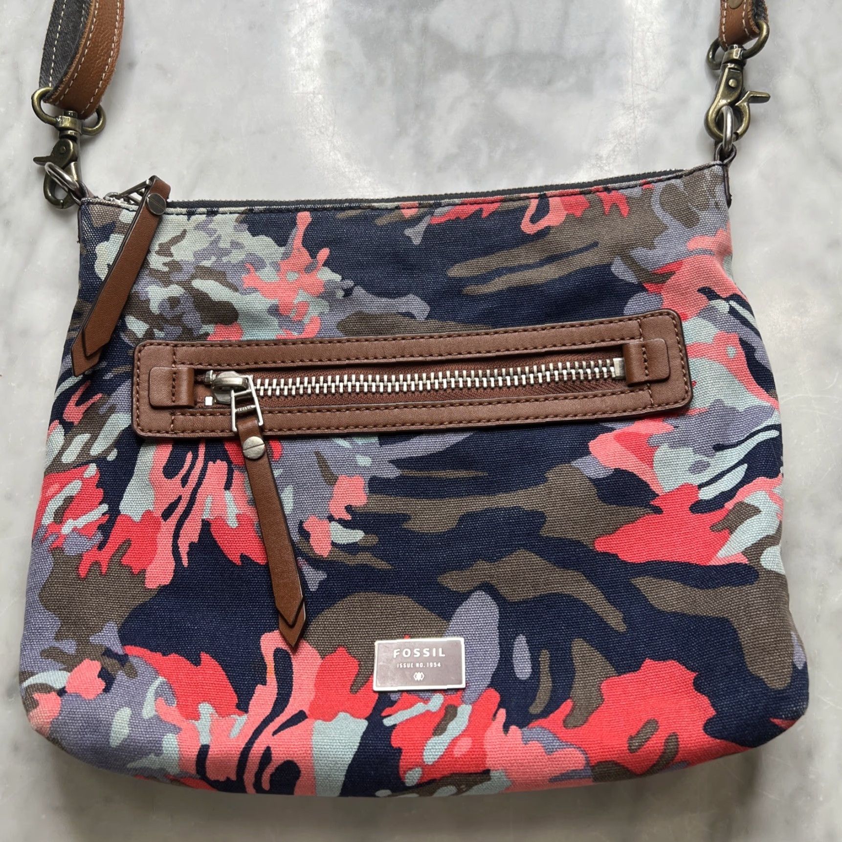 Fossil FOSSIL Dawson Crossbody Bag - Floral Canvas, Multicolor, Women, Medium, Blue Floral, Crossbody, Detachable Strap, Inner Pockets, Zipper Closure Size ONE SIZE - 3 Thumbnail