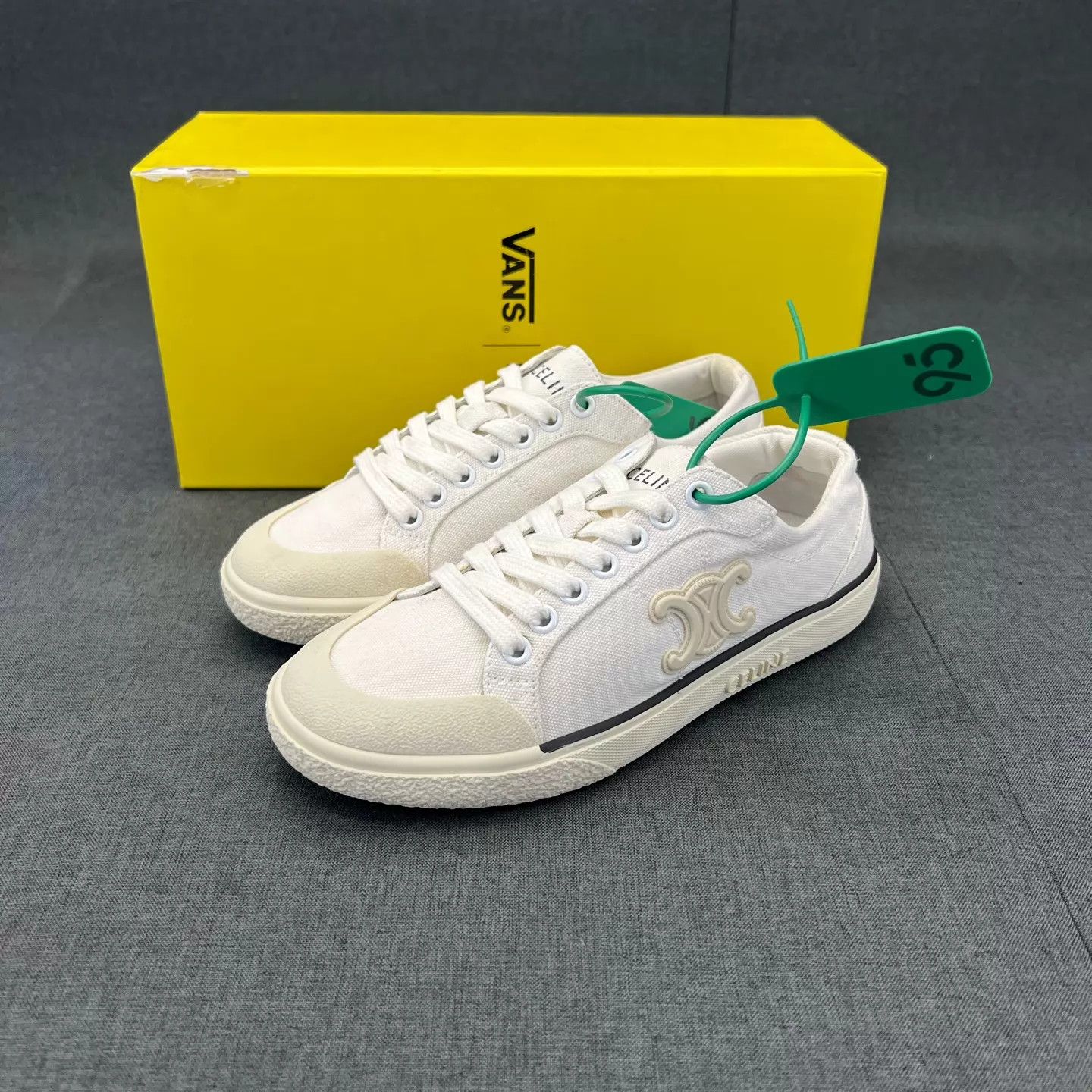 Celine Celine Triomphe Canvas White 35 Worn Once Like New Size US 4.5 / IT 34.5 - 1 Thumbnail