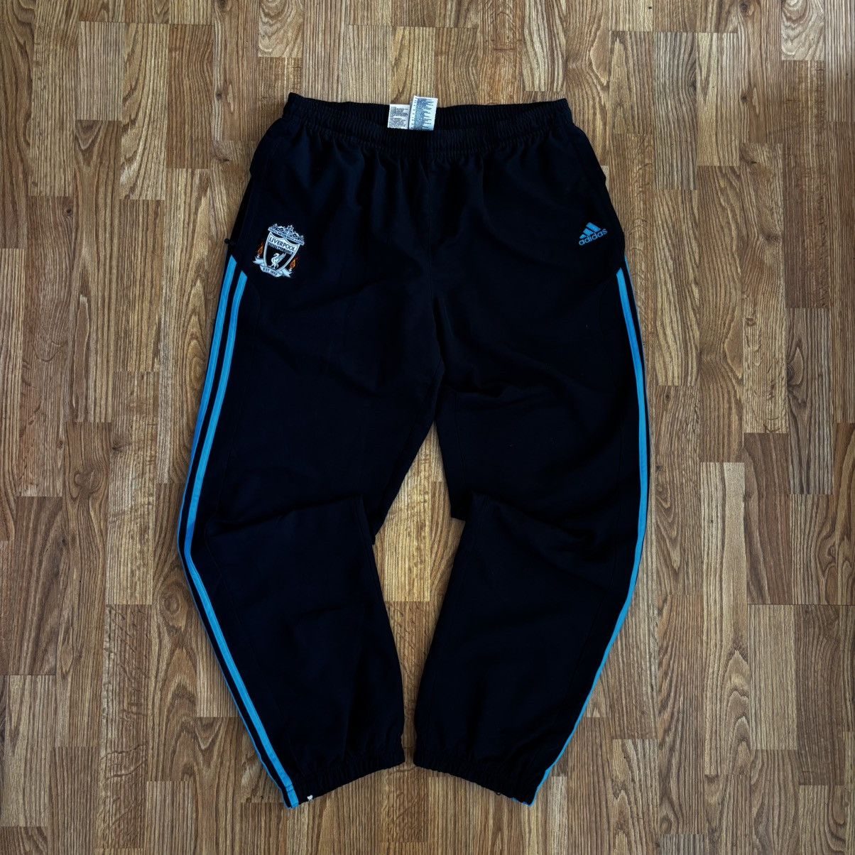 Nike Vintage Adidas Liverpool Track Pants Mans size L Size US 35 - 1 Thumbnail