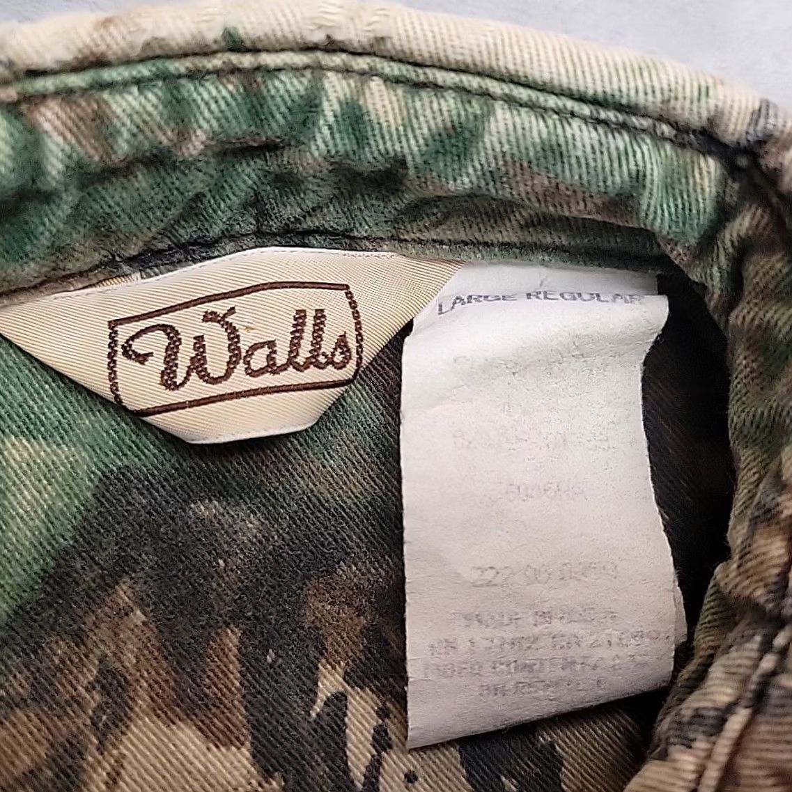 Walls VINTAGE Walls Camouflage Shirt Men L Green Realtree Hunting Made in USA Shirt Mens Camouflage 90s Nature Outdoor Size US L / EU 52-54 / 3 - 2 Thumbnail