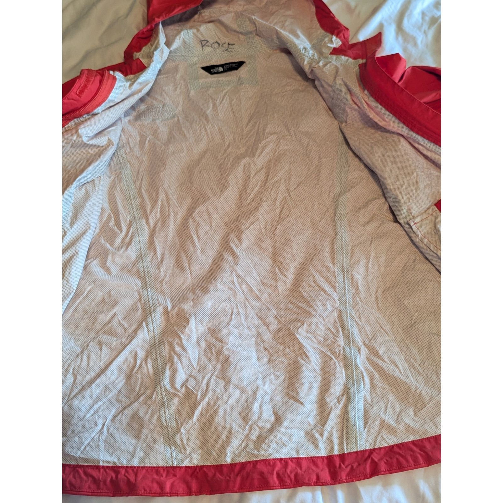 The North Face The North Face Lightweight Packable Rain Jacket Small Womens Size S / US 4 / IT 40 - 2 Thumbnail
