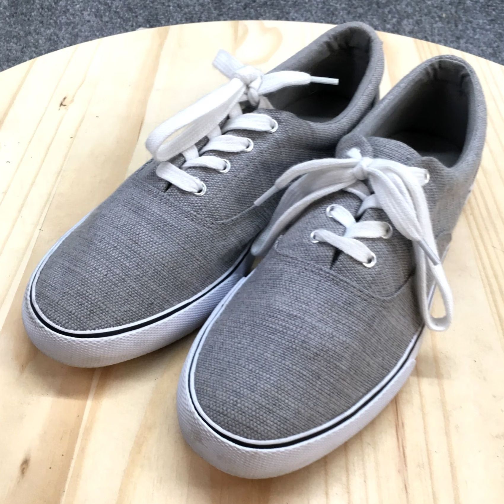 Vintage Universal Thread Shoes Womens 10 Low Top Sneakers Gray Canvas Round Toe Casual Size L / US 10 / IT 46 - 3 Thumbnail