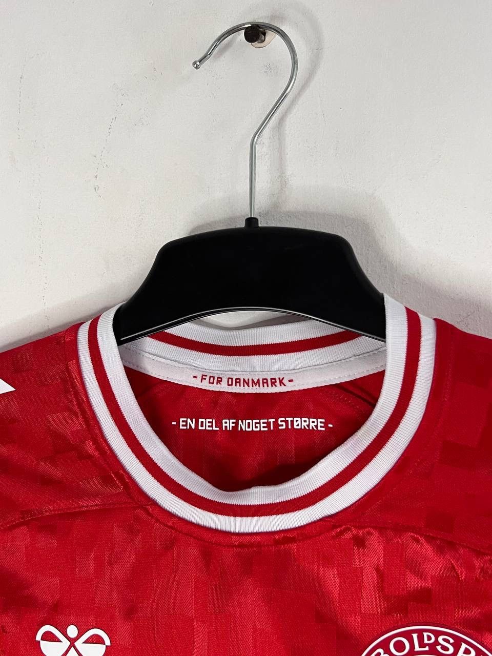 Hummel Denmark National Home Training Jersey 24/25 Fan Shirt Size US S / EU 44-46 / 1 - 4 Thumbnail