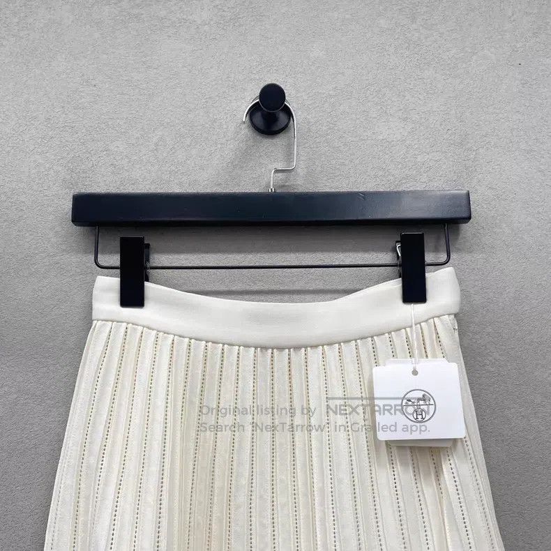 Hermes Hermes Beige Half Skirt Size 42" / US 20 - 2 Thumbnail