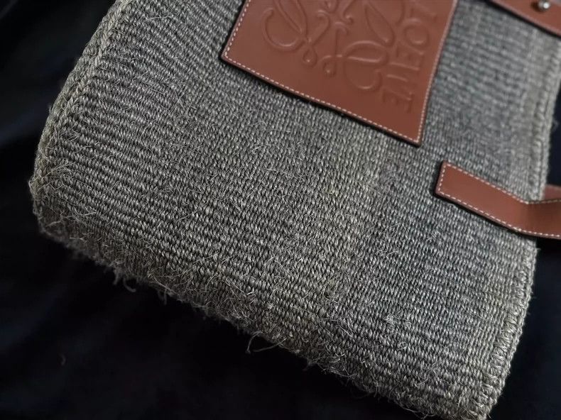 Loewe loewe Lambskin tote bag 2503-Nextarrow Size ONE SIZE - 3 Thumbnail