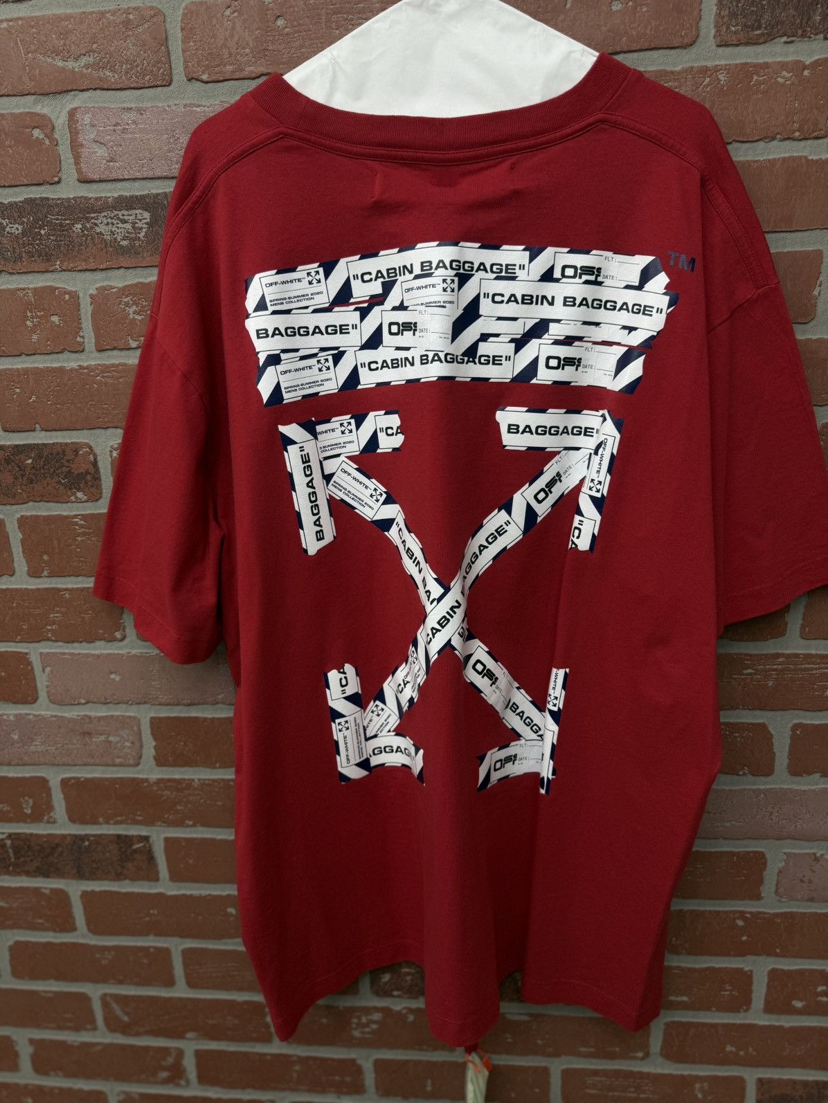 Off-White Off White Tee Shirt Size Large Red Pre Owned Dry Cleaned Size US L / EU 52-54 / 3 - 8 Thumbnail