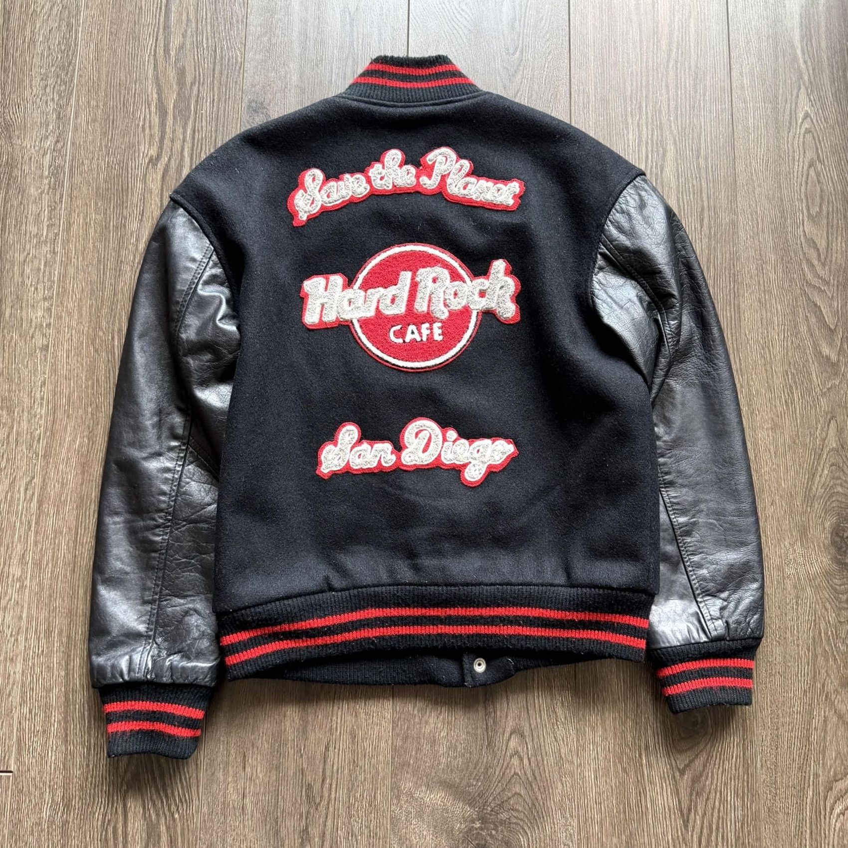 Vintage VINTAGE Hard Rock Cafe Varsity Jacket Mens Small Black Wool Leather Sleeves San Diego Size US S / EU 44-46 / 1 - 3 Thumbnail