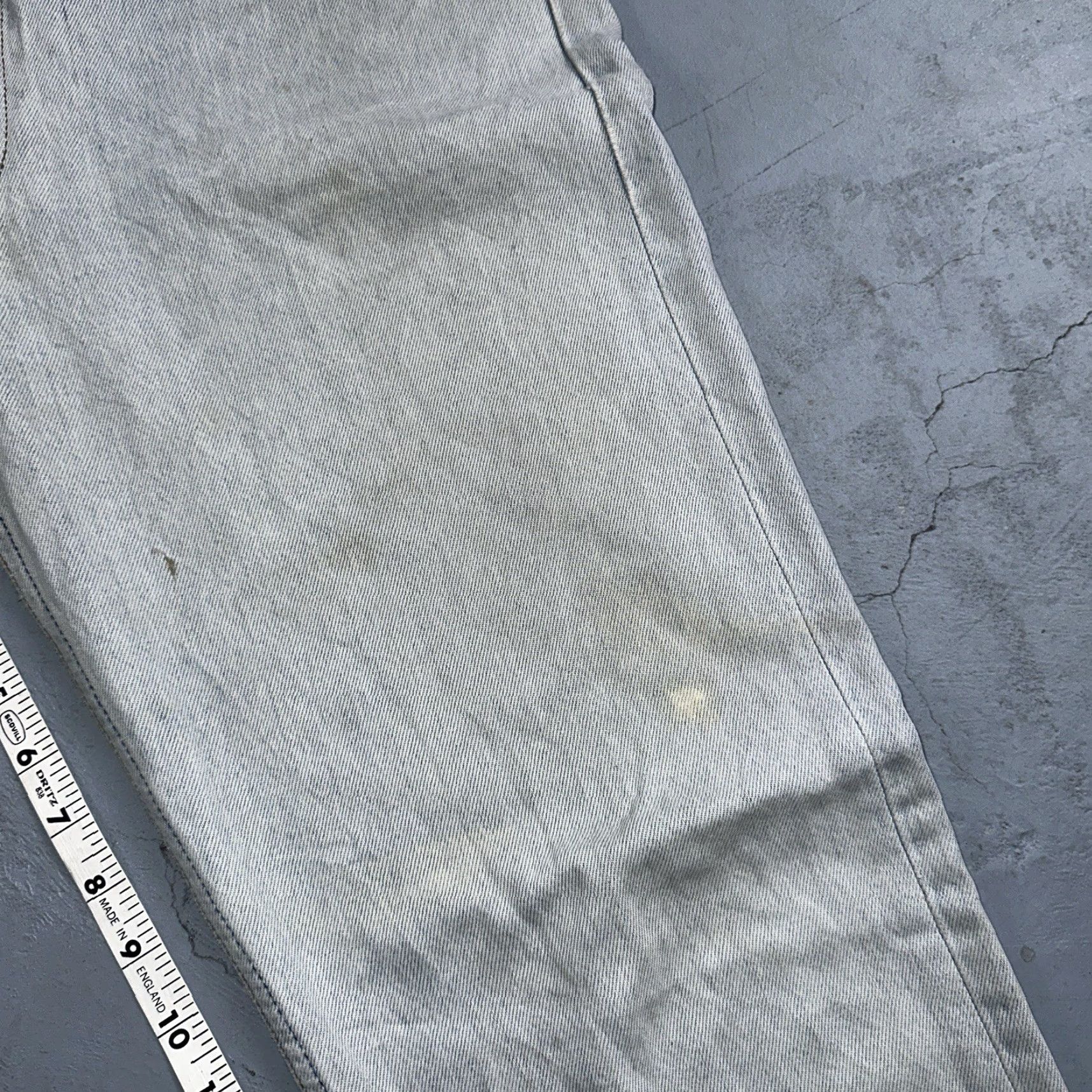 Levi's VINTAGE Levi's 501 Jeans Men 34x36 Blue Light Wash 90s Straight Denim Cotton Regular 501 Series 34x36 XS? Wait. Size US 34 / EU 50 - 7 Thumbnail