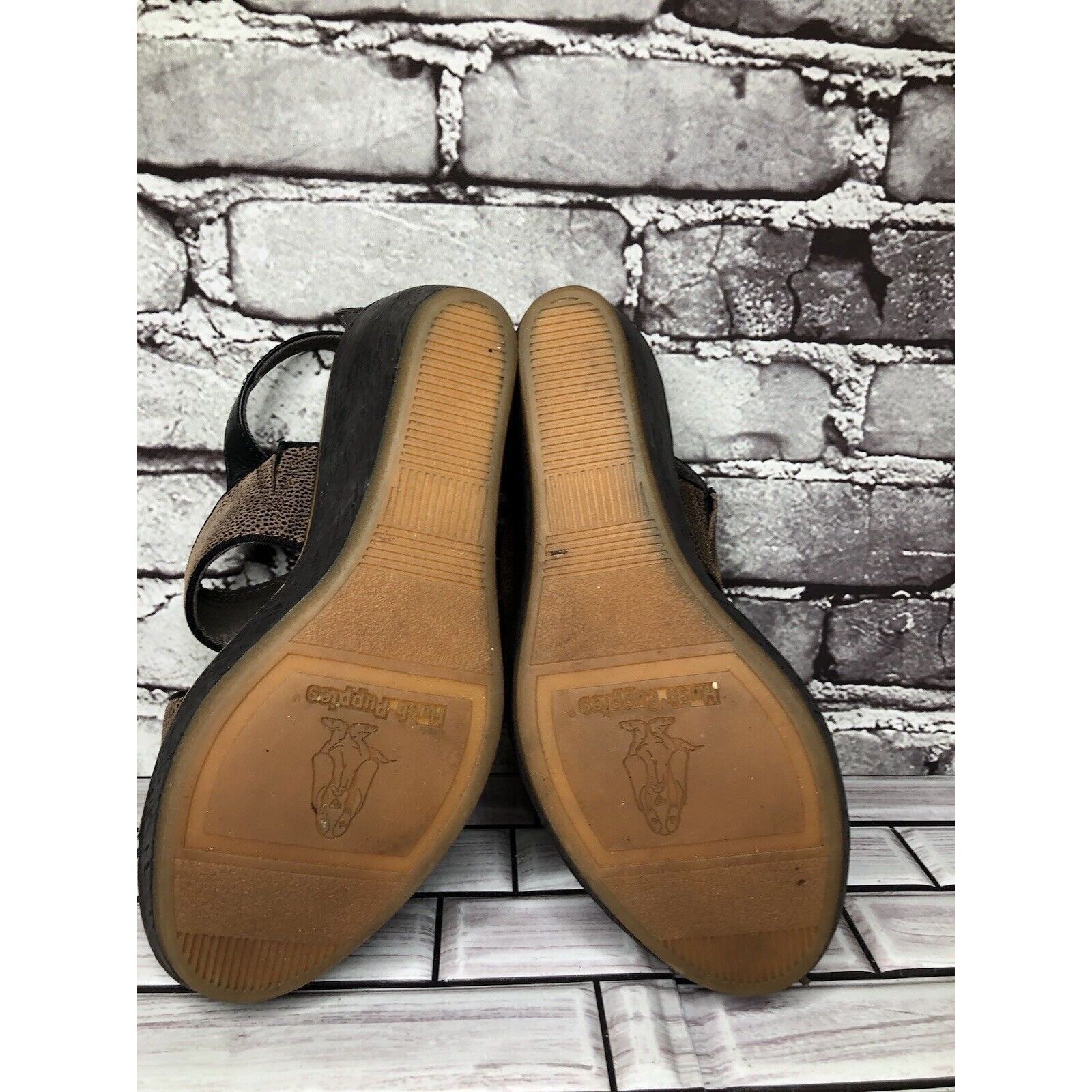Hush Puppies Hush Puppies Taupe Leather Polka Dot Platform Wedges Sandals Size US 8 / IT 38 - 6 Thumbnail
