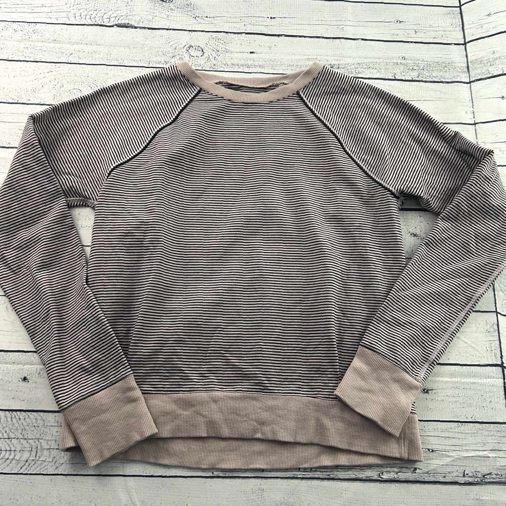 Lululemon Lululemon Striped Sweatshirt womens 8 10 Pink Black Crew Neck Activewear Shirt Womens Size M / US 6-8 / IT 42-44 - 2 Thumbnail