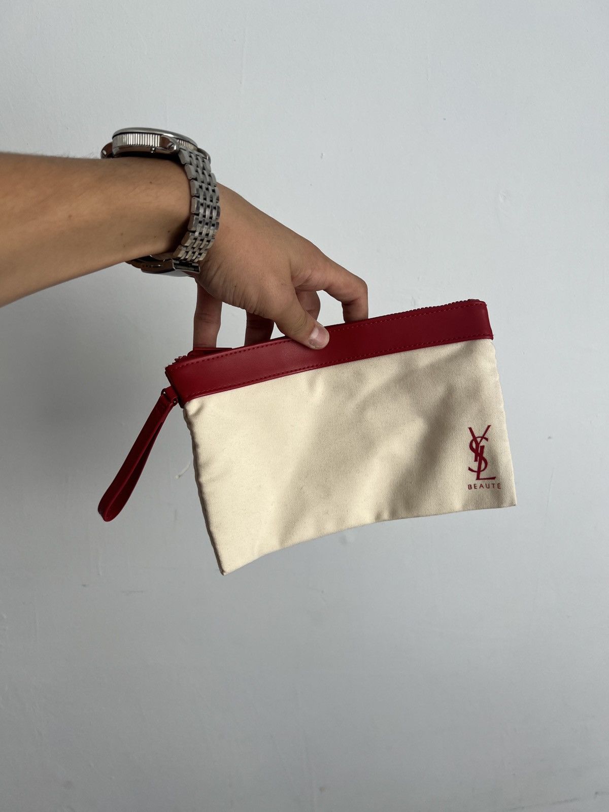Yves Saint Laurent Yves Saint Laurent cosmetic bag YSL clutch Size ONE SIZE - 1 Thumbnail