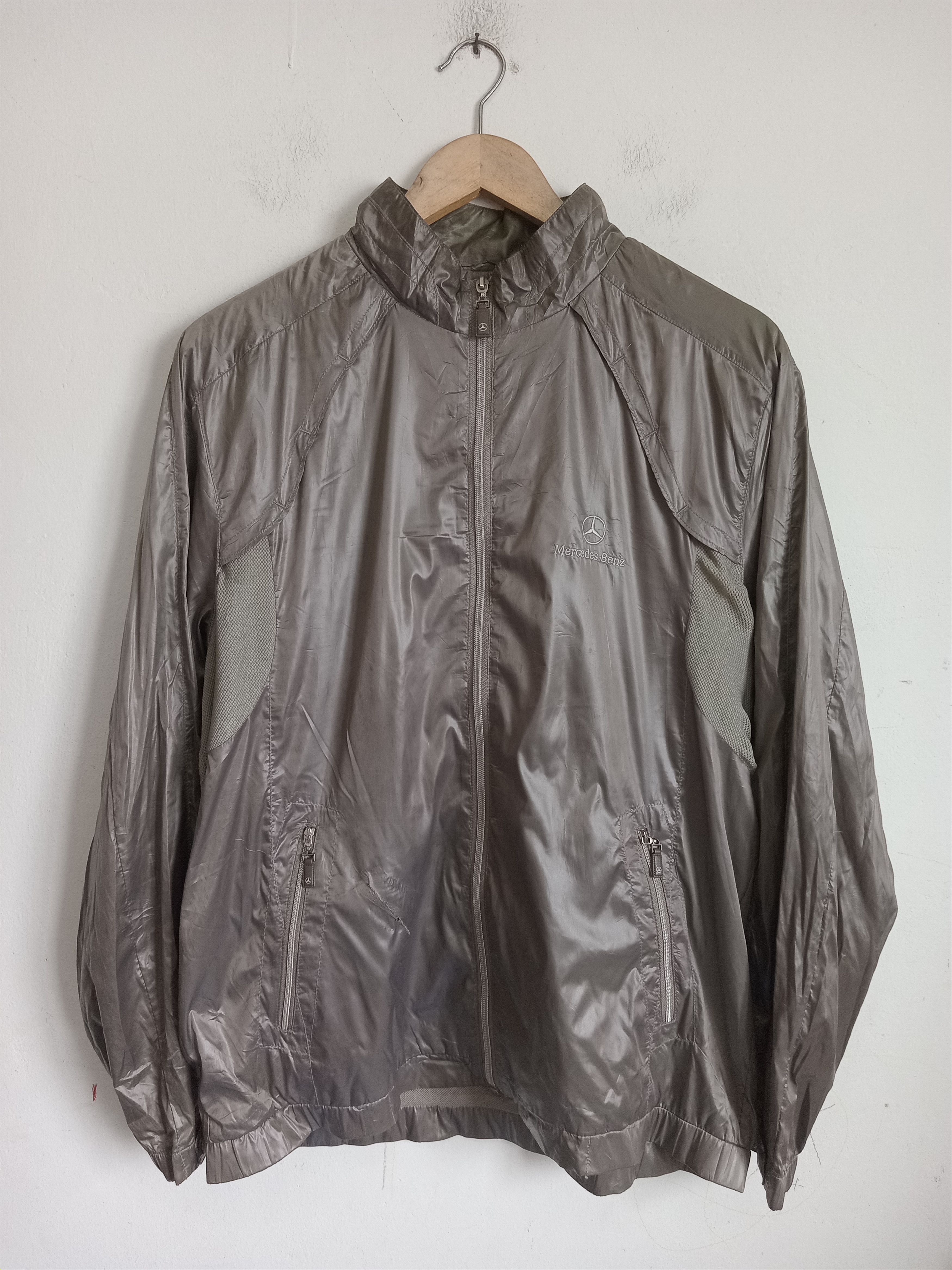 Formula 1 × Mercedes-Benz Lewis hamilton Mercedes Benz AMG Formula One Light Jacket Size US M / EU 48-50 / 2 - 1 Thumbnail