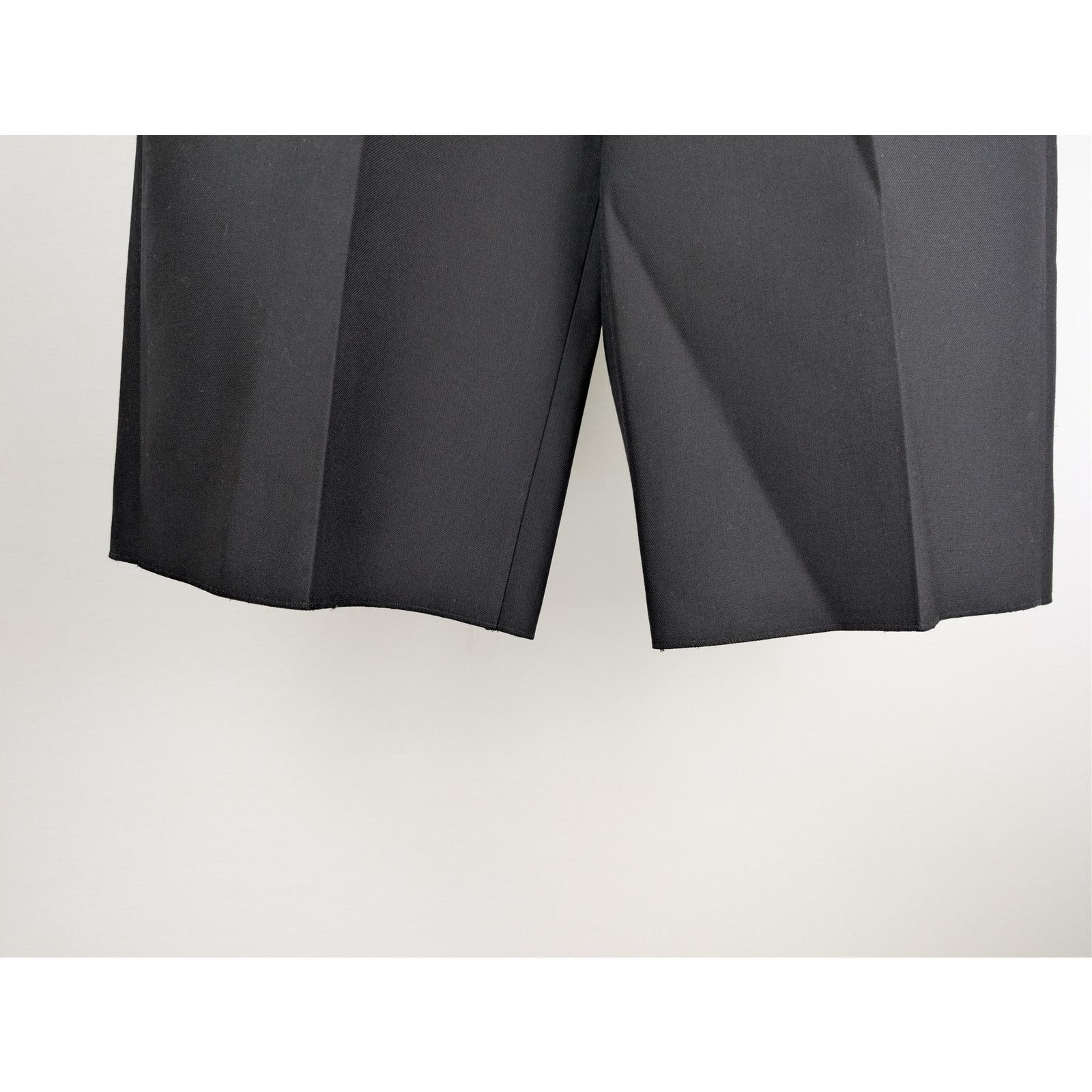 Gucci o1rshd1 Double Wool Gabardine Skater Crpd Pant Shorts Black Size US 30 / EU 46 - 4 Thumbnail