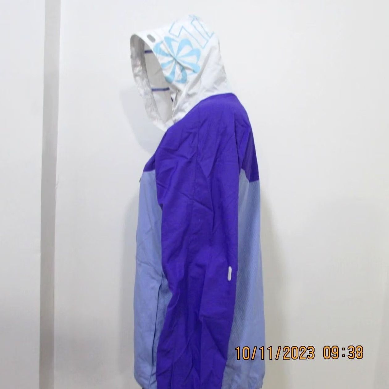 Vintage Nike Women's Showerproof Hooded Jacket M 38/40 UK Multicoloured Bomber Shirt Womens 11021 Size ONE SIZE - 4 Thumbnail
