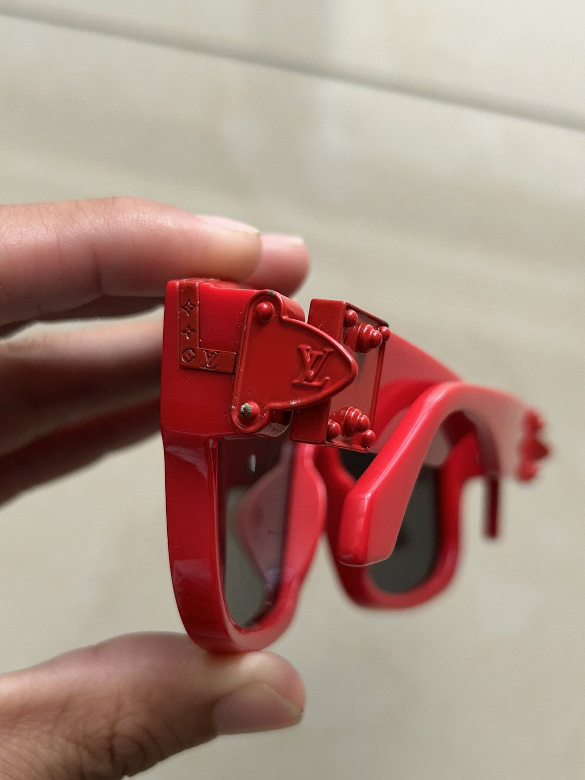 Louis Vuitton Louis Vuttion Red Millionaire Mask Size ONE SIZE - 3 Thumbnail