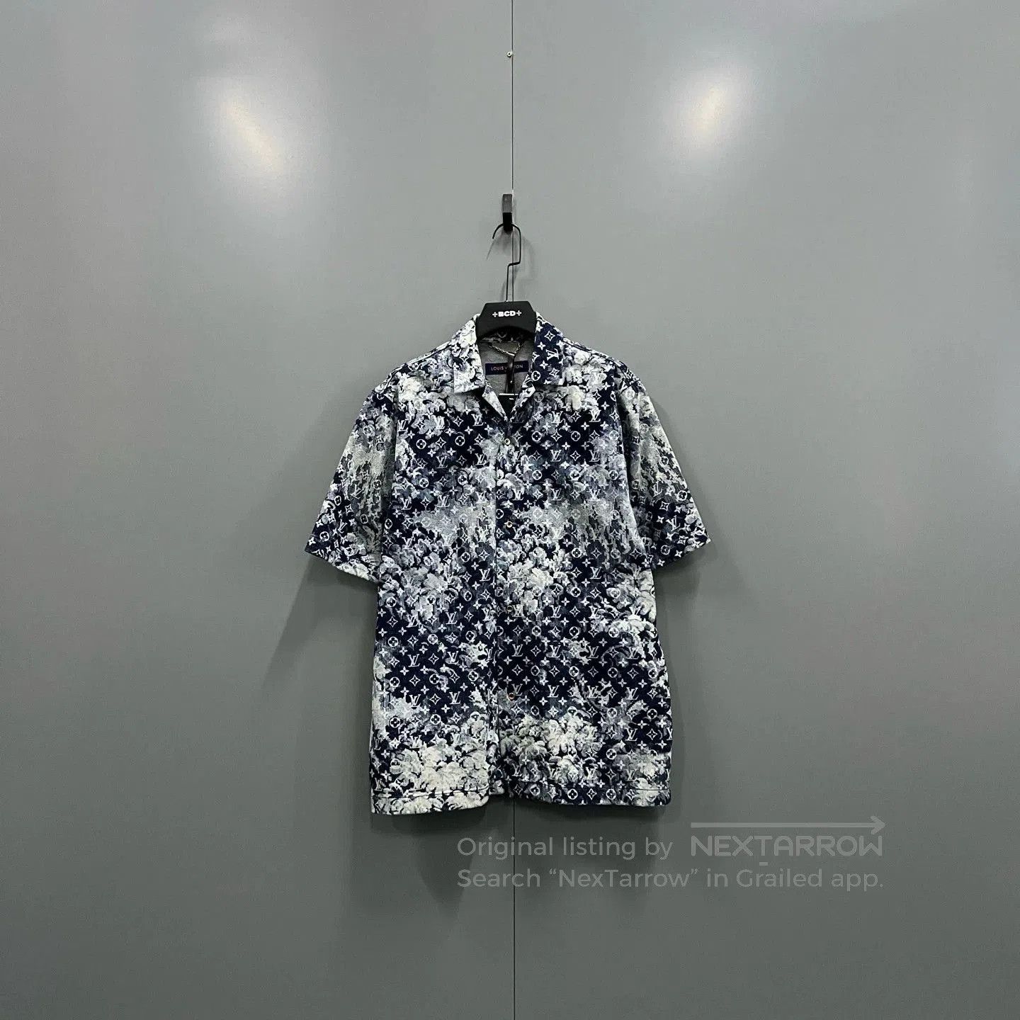 Louis Vuitton Louis Vuitton Tie-Dye Logo Short Sleeve Shirt. Size US L / EU 52-54 / 3 - 1 Thumbnail