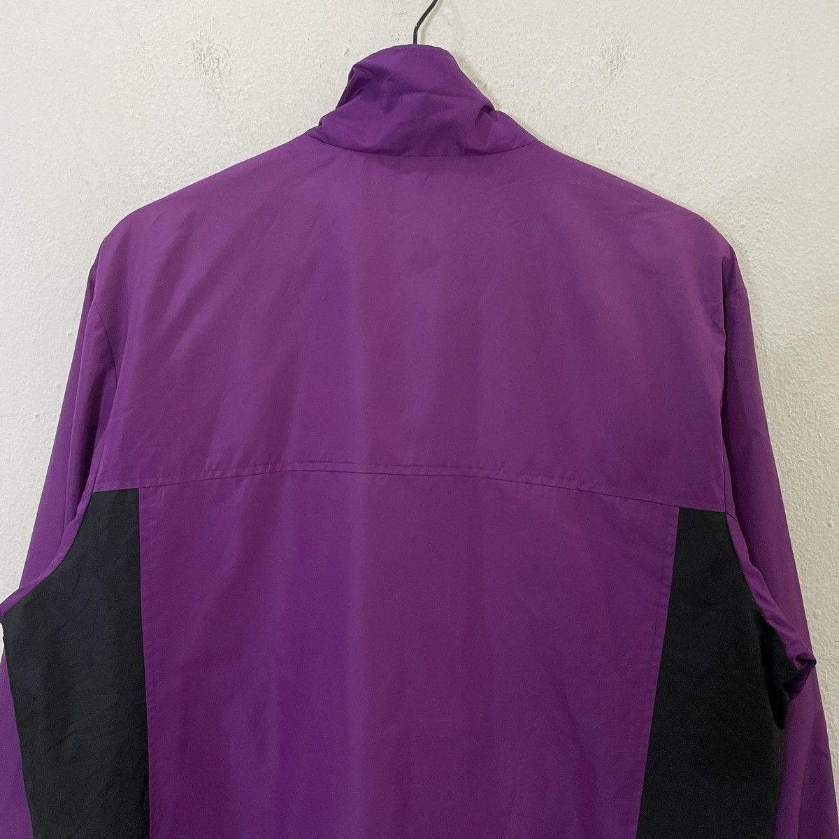Nike Vintage Nike Embroidery Small Logo Track Jacket Size US L / EU 52-54 / 3 - 11 Thumbnail